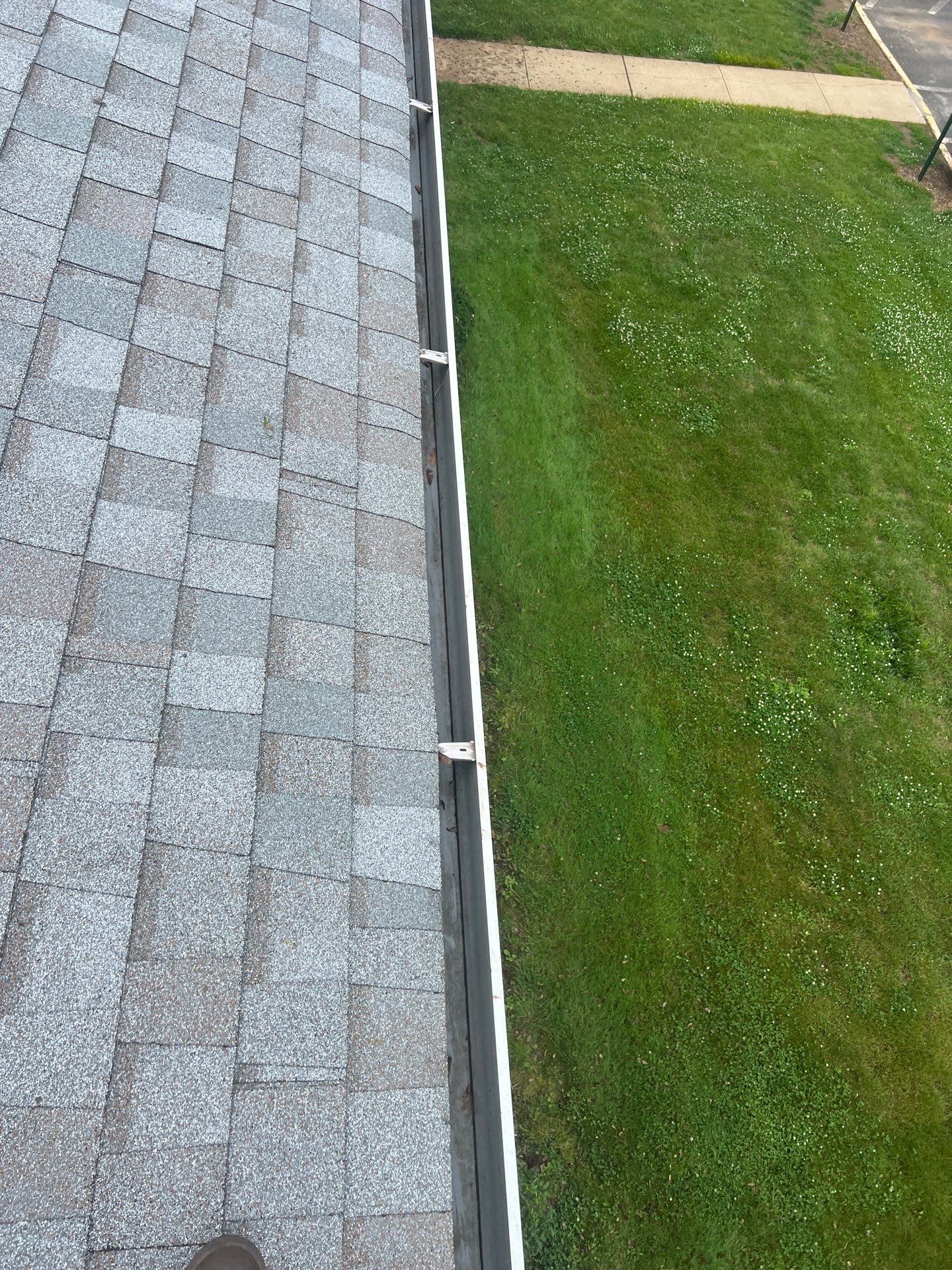 Commercial gutter cleaning Trenton, NJ after photo with clean gutters