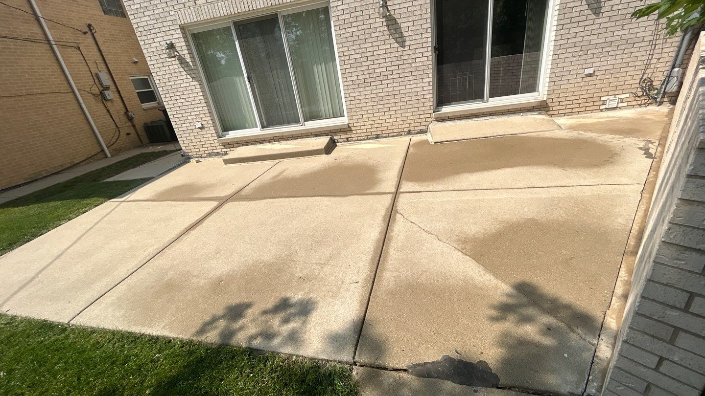 Lincolnwood, IL house washing, and patios by Northern Power Washing LLC.