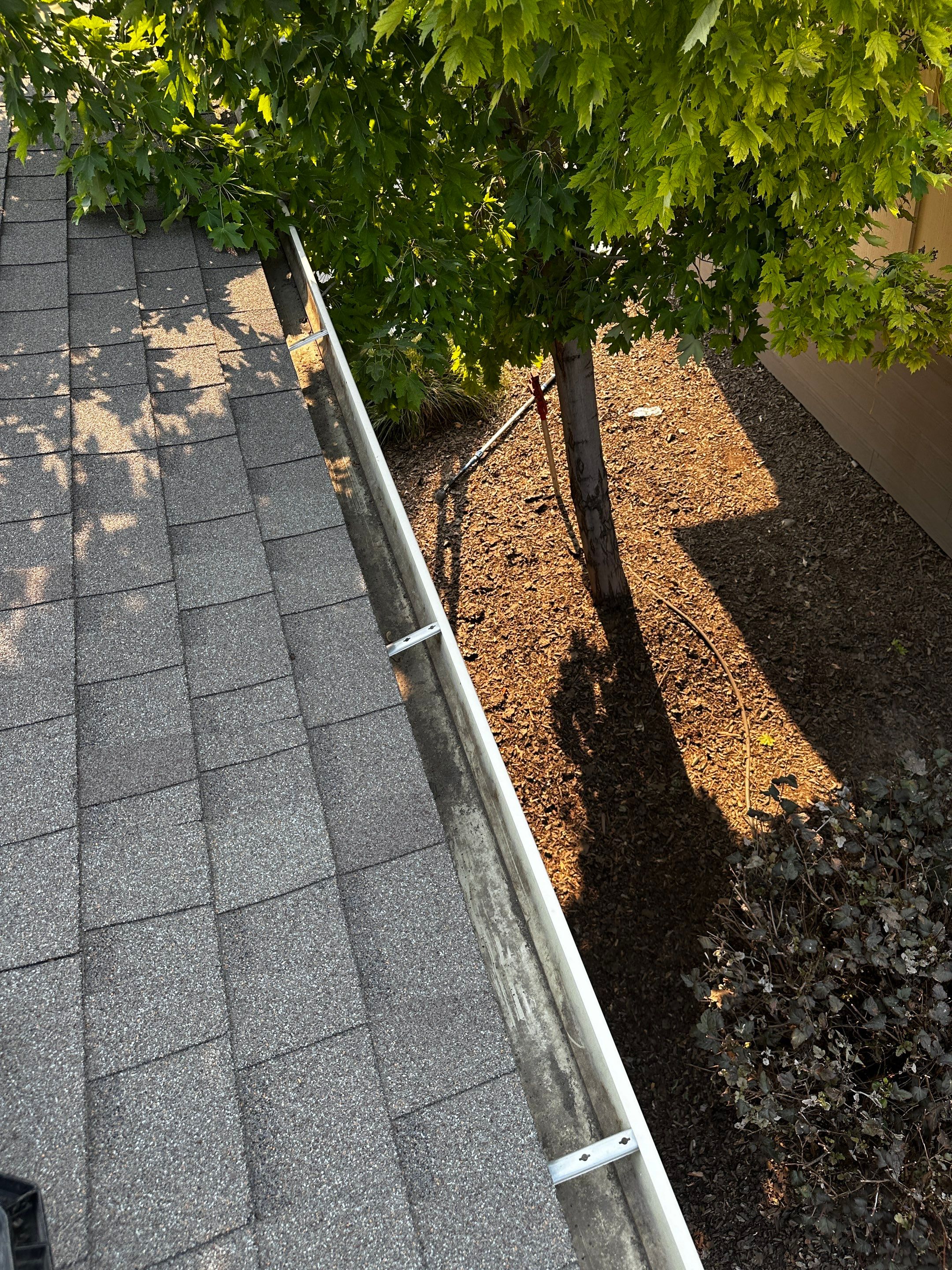 Commercial gutter cleaning Nampa & Caldwell, ID after photo with clean gutters