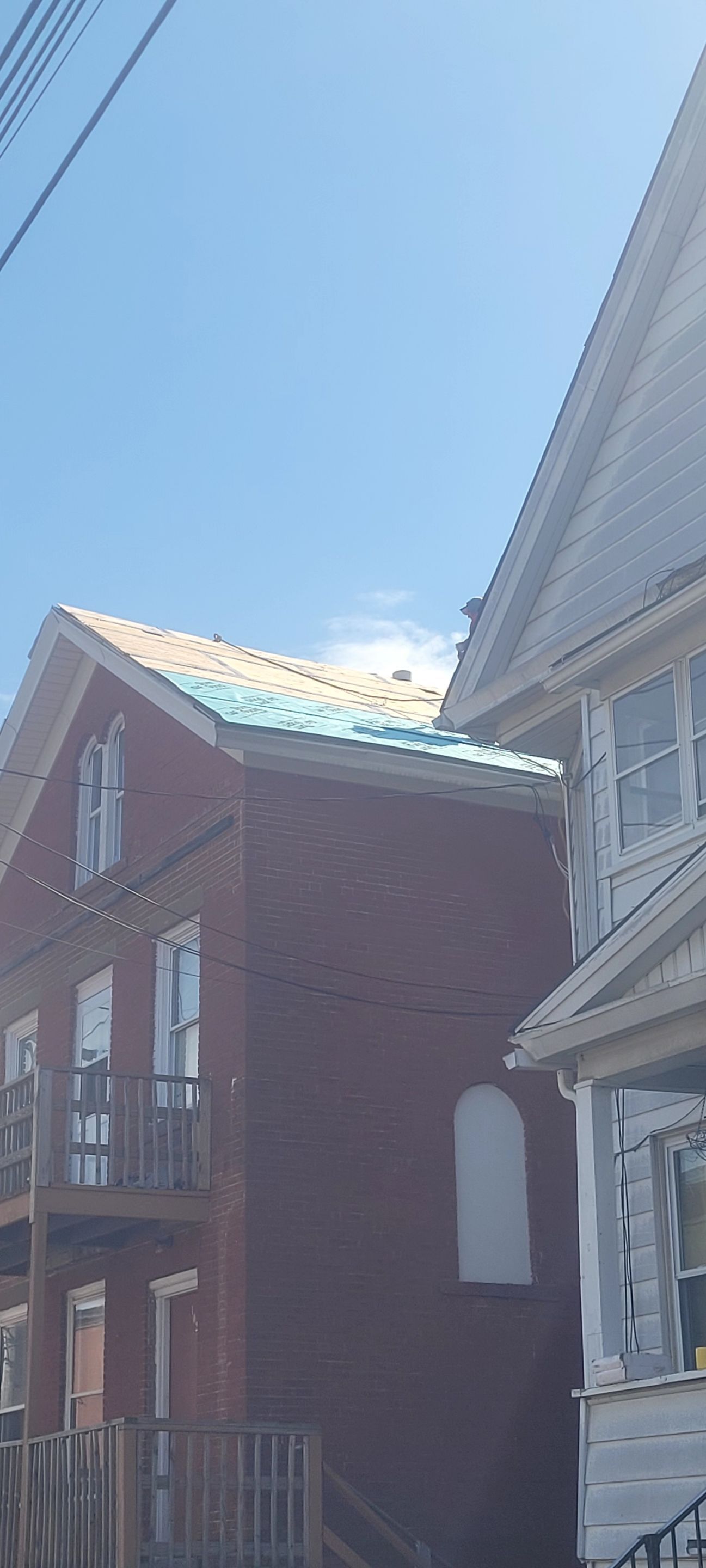 DiGiorgi in Derby;  A beautiful newly shingled roof! by DiGiorgi Roofing and Siding Inc