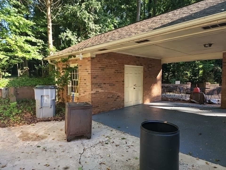 House Wash using cleaner by Power Wash Masters LLC