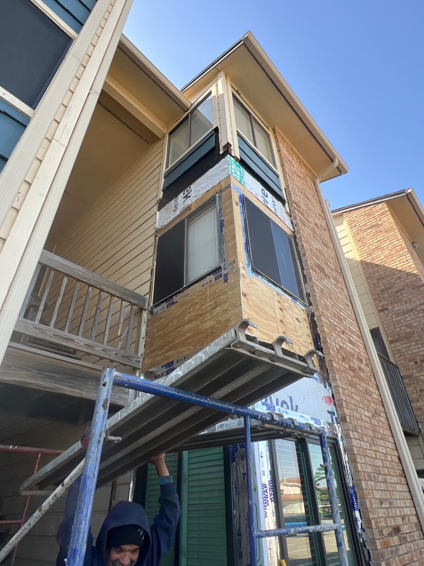 Exterior remodel Fortuna Bay Condos by Bayfront Roofing and Construction