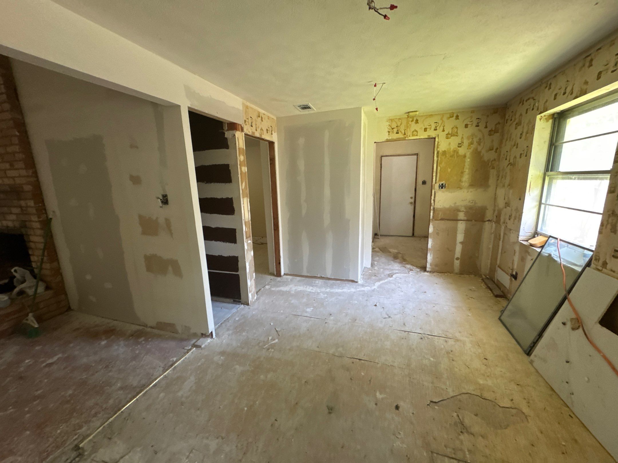 Layout-Loving Kitchen: Premium Cabinets Delivered in 7 Days Flat by Tibi Soli LLC