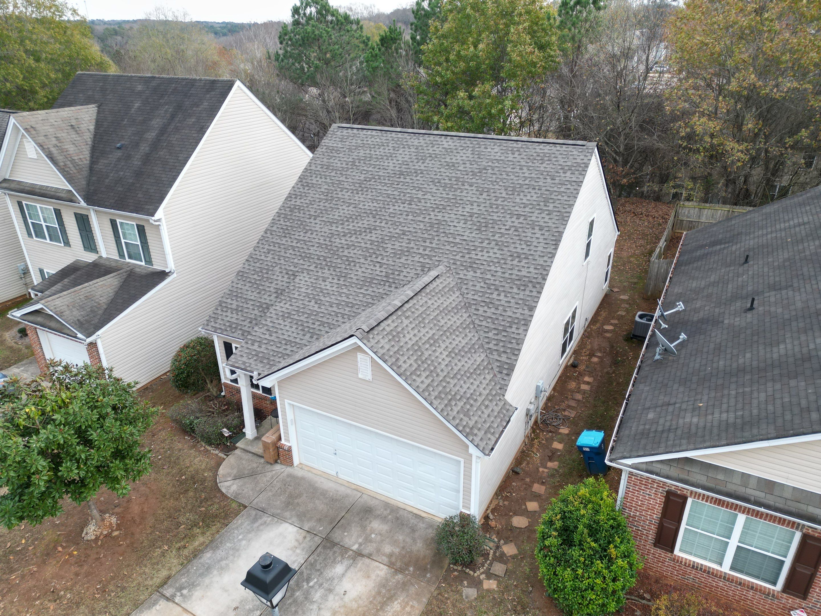Wind Damage by Deerfield Roofing LLC
