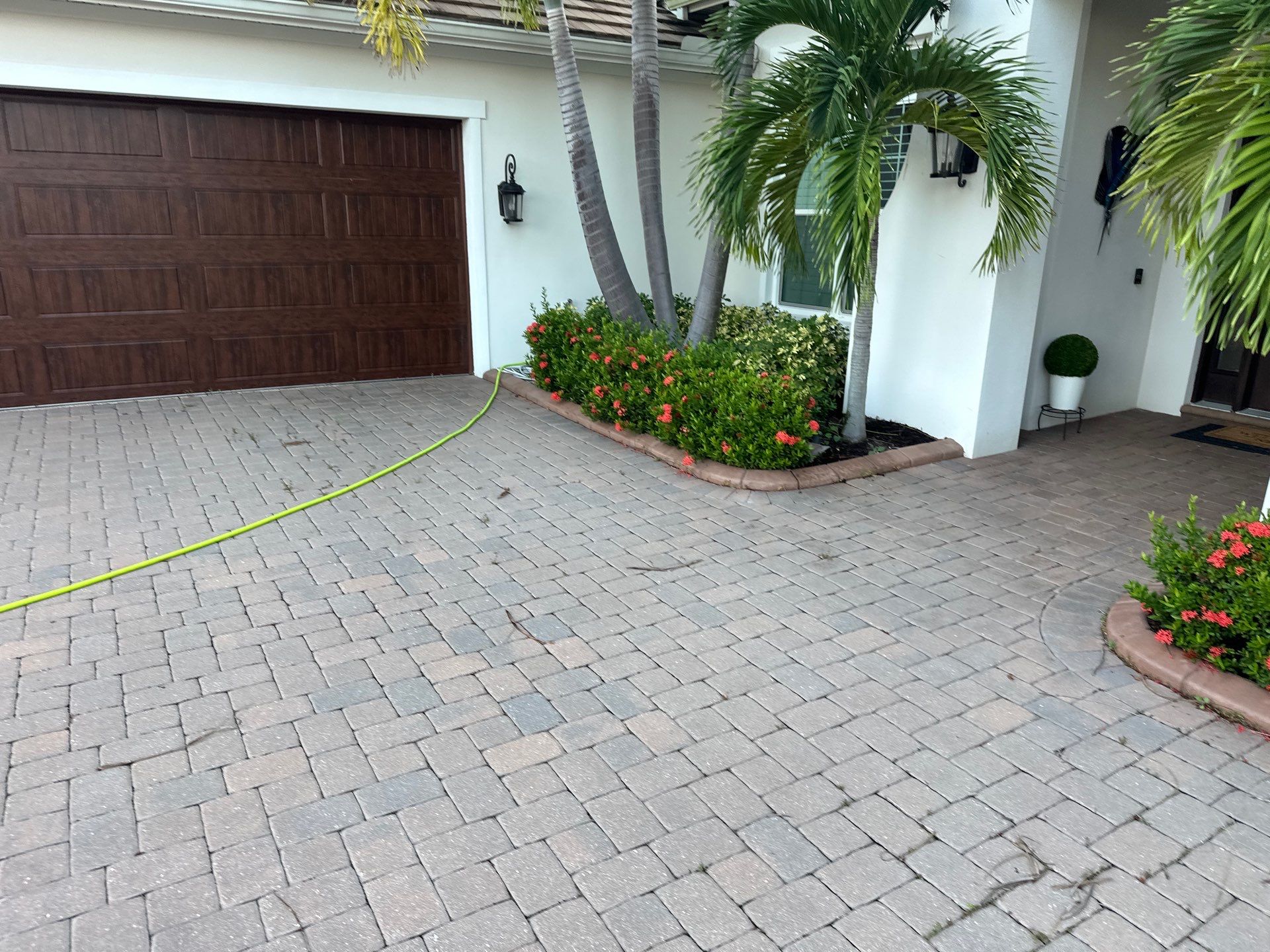 Paver Patio/Lanai & Driveway Cleaning in Winding River, Bradenton, FL | Sunshine AquaWash by Sunshine AquaWash