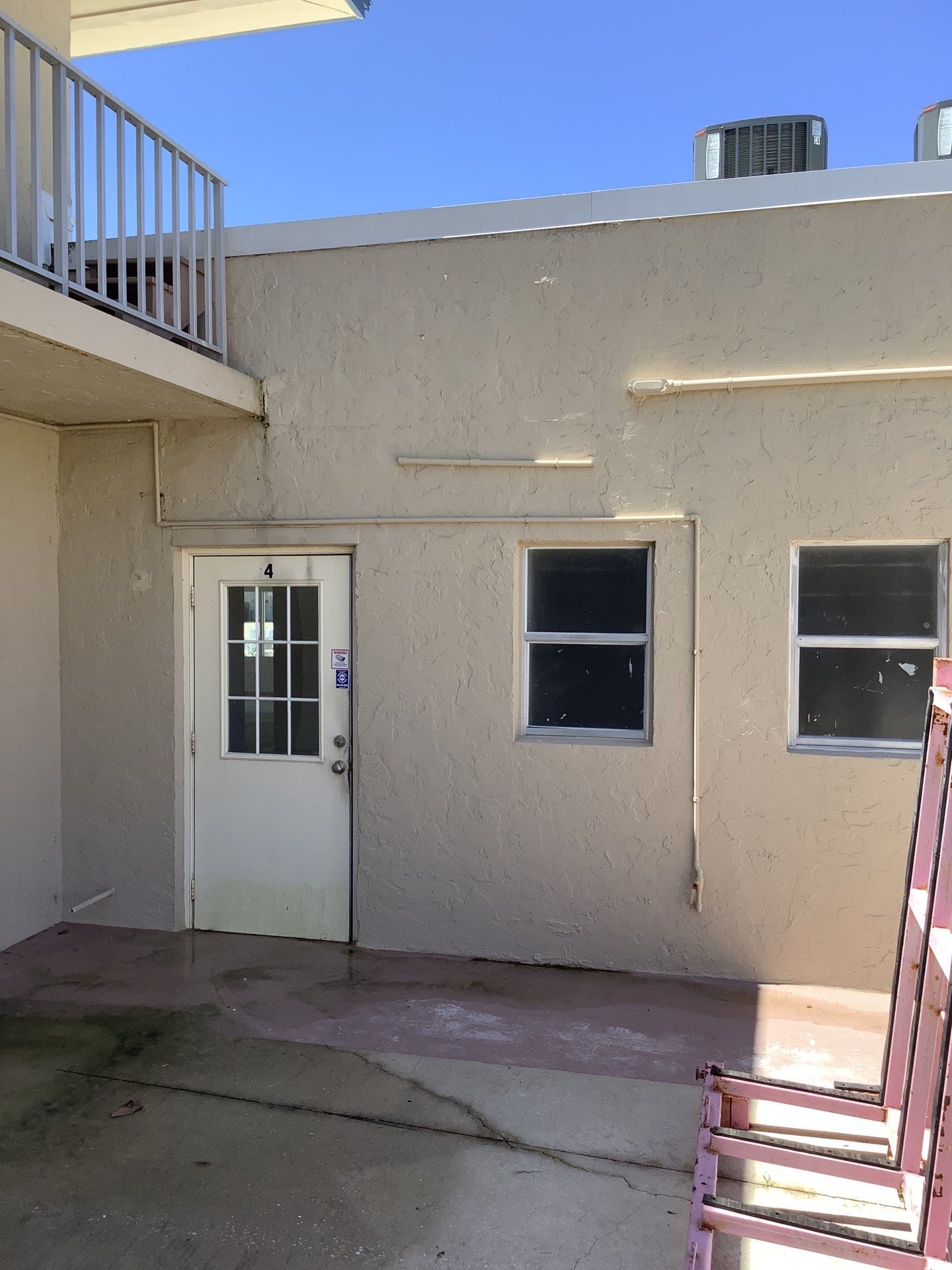 7-Inch Smooth Box Seamless Gutters using White Seamless Gutters in Sanibel FL by Gutter Professors