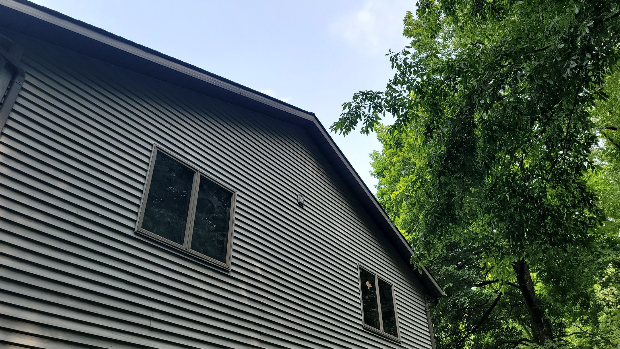 Owens Corning Color: Williamsburg Gray by Eagle Eye Roofing