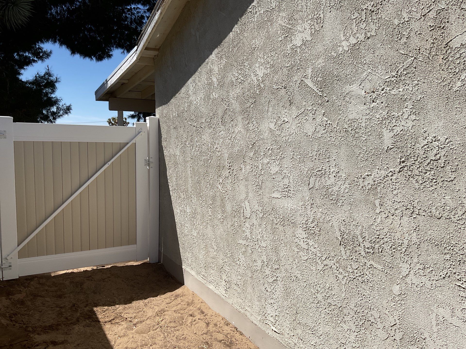 Fence Installation using Vinyl by Fence Guys Inc.