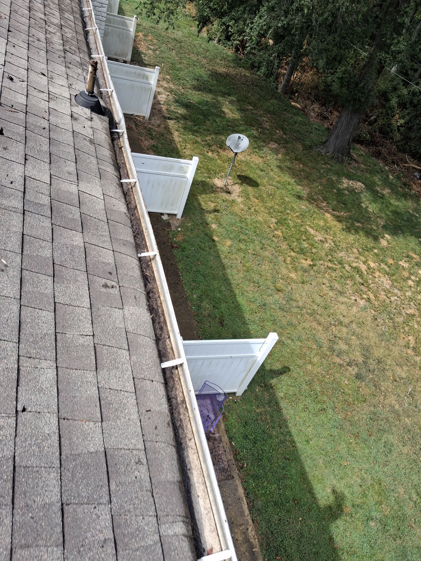 Commercial gutter cleaning Chattanooga, TN after photo with clean gutters