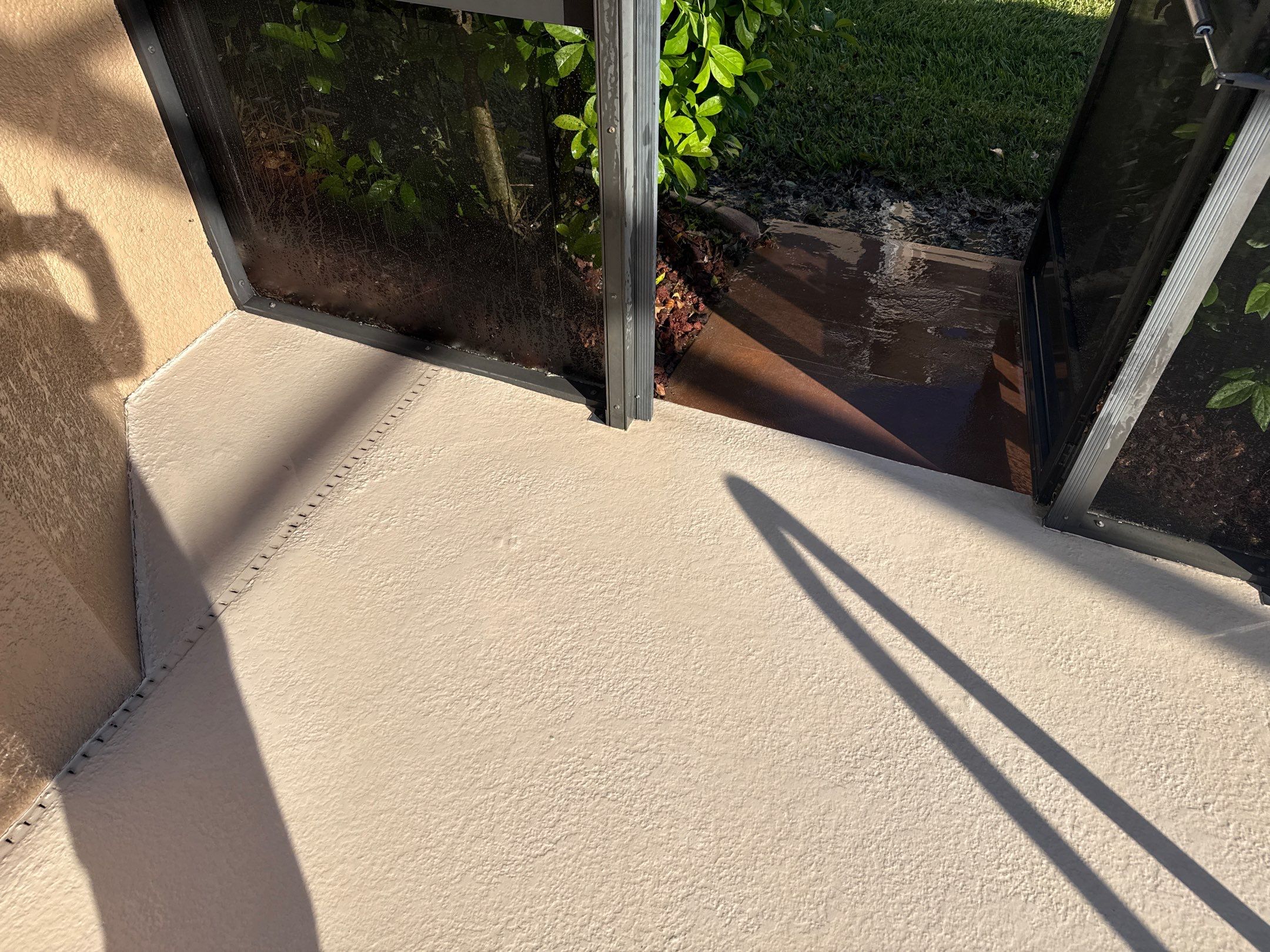 Driveway, Pool Deck & Lanai Cleaning – Heritage Harbour Golf Club, Bradenton, FL by Sunshine AquaWash