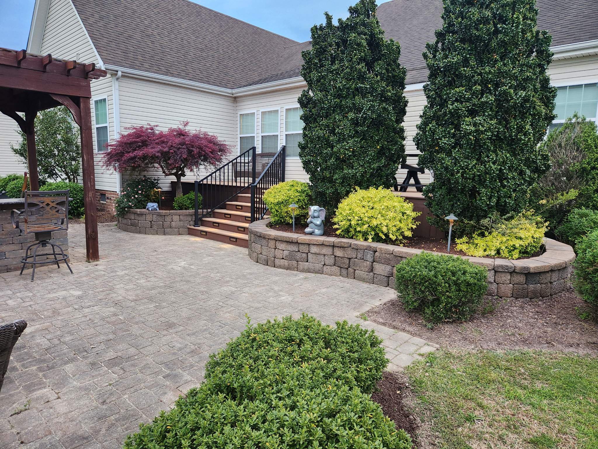 The Ultimate Space to Relax and Entertain by Tidewater Fence