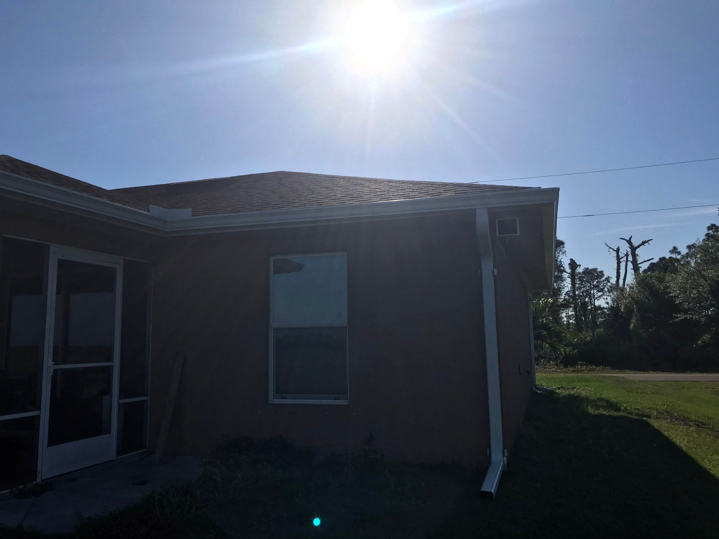 6 Inch Seamless Gutters using White Seamless Gutters in Cape Coral FL by Gutter Professors