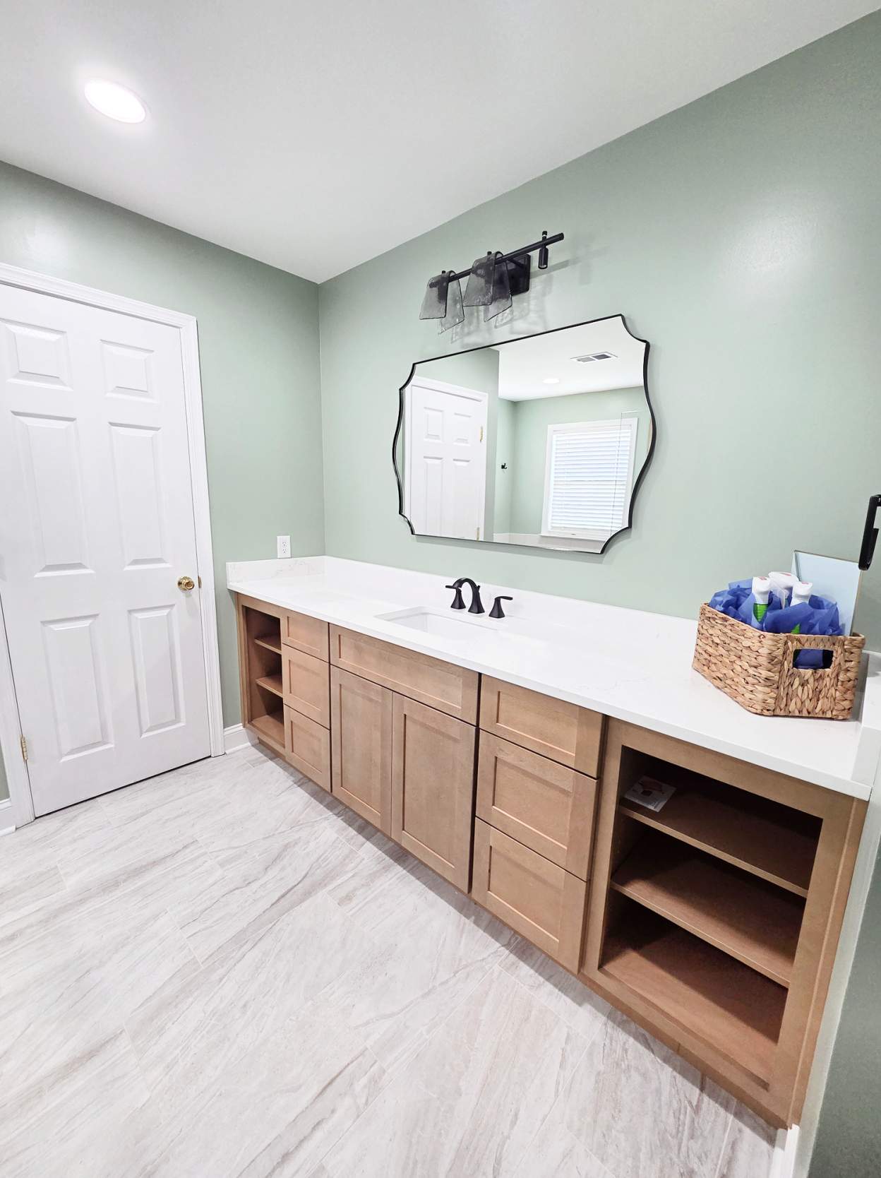 Wright Master Bath by Integrity Tile and Home LLC