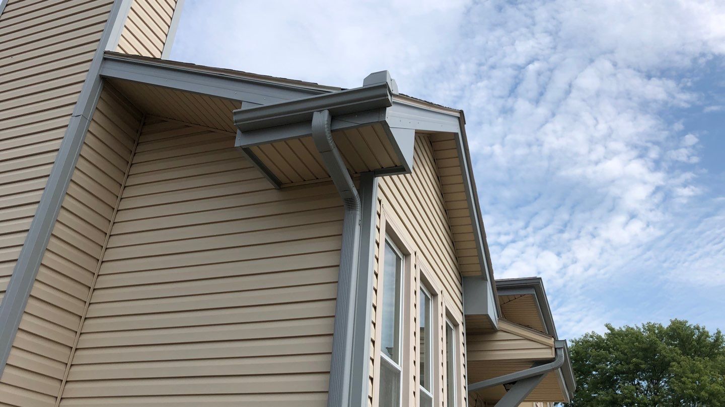 Hail Damage Re-roof in Omaha, NE by White Castle Roofing