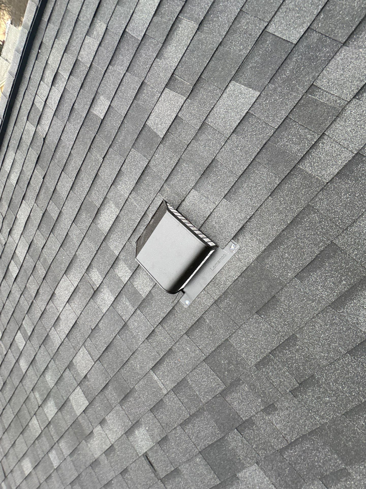 Owens Corning Oakridge Shingles - Onyx Black by Undersun Roofing 