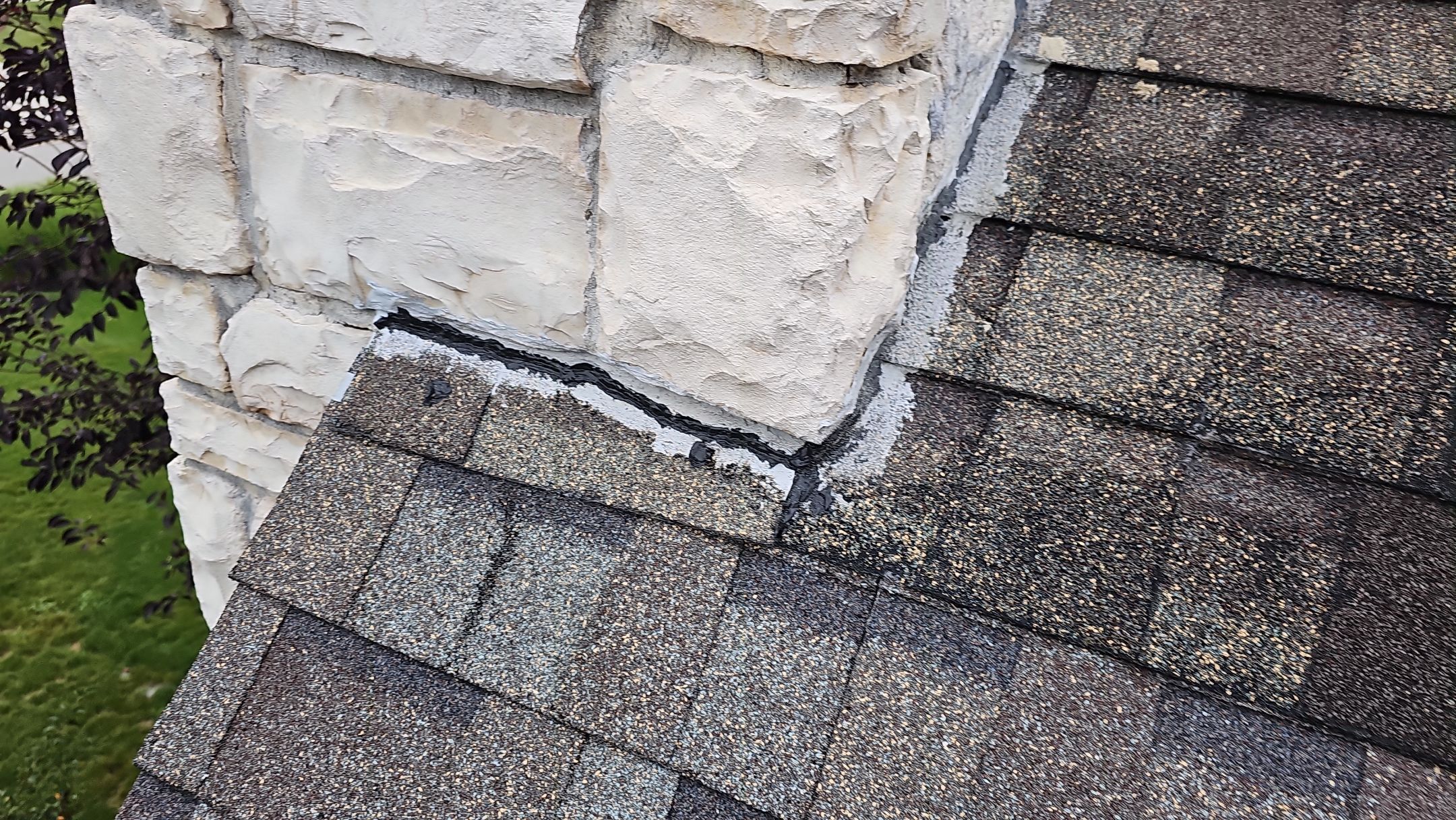 ATLAS PINNACLE COLOR: WEATHERED WOOD by Eagle Eye Roofing