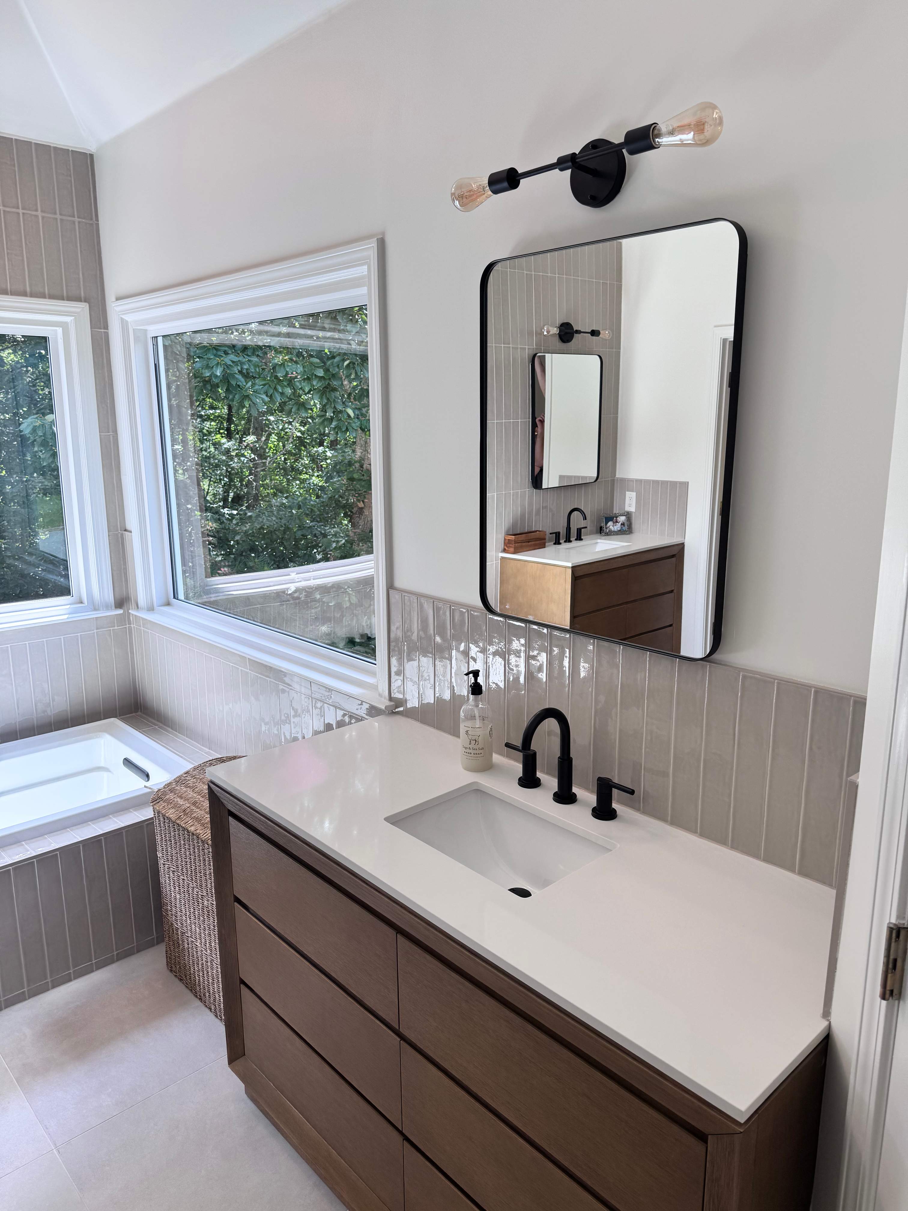 Master bathroom renovation by Prudencio