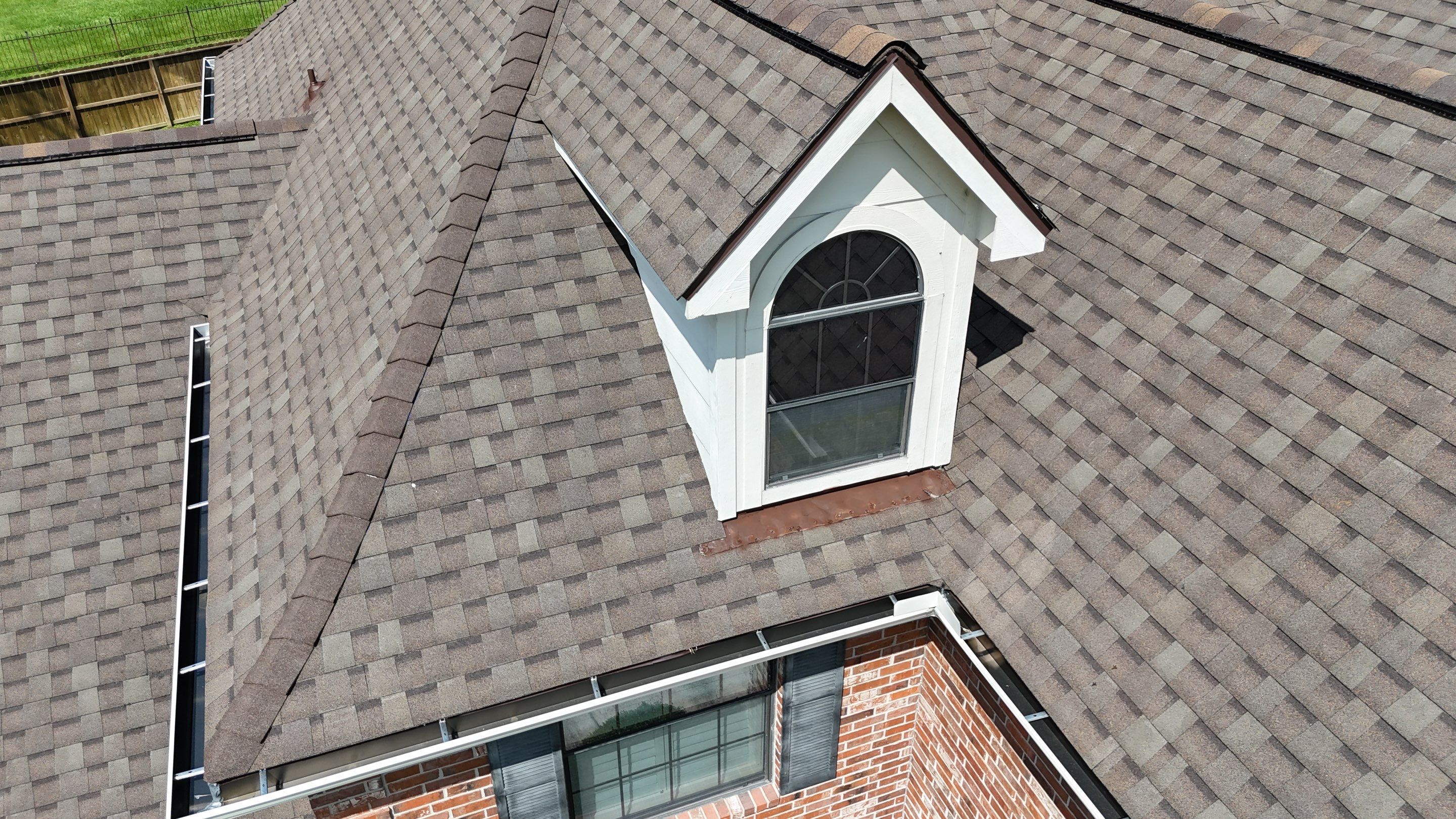Huffman Roof Installation using Atlas Pinnacle Pristine by Modern BYLT Roofing & Construction