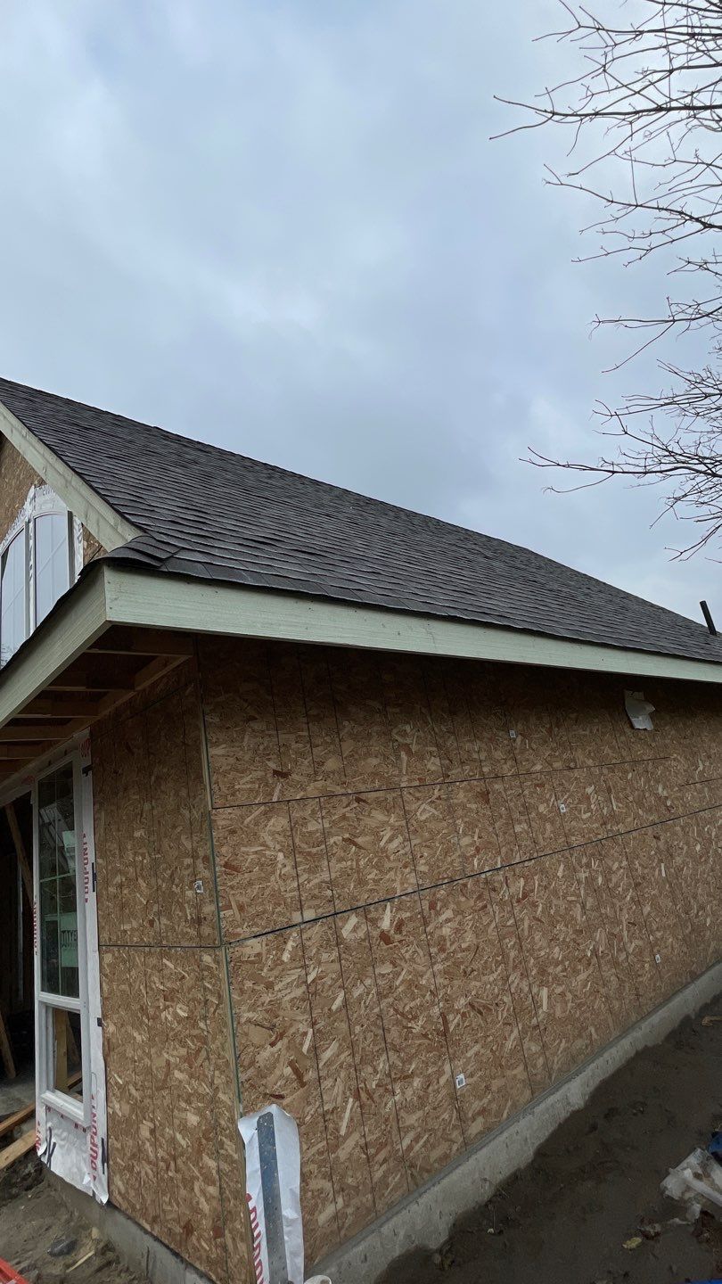 Residential Roofing Installation using OC Oakridge shingles by Top Notch Roofing Inc