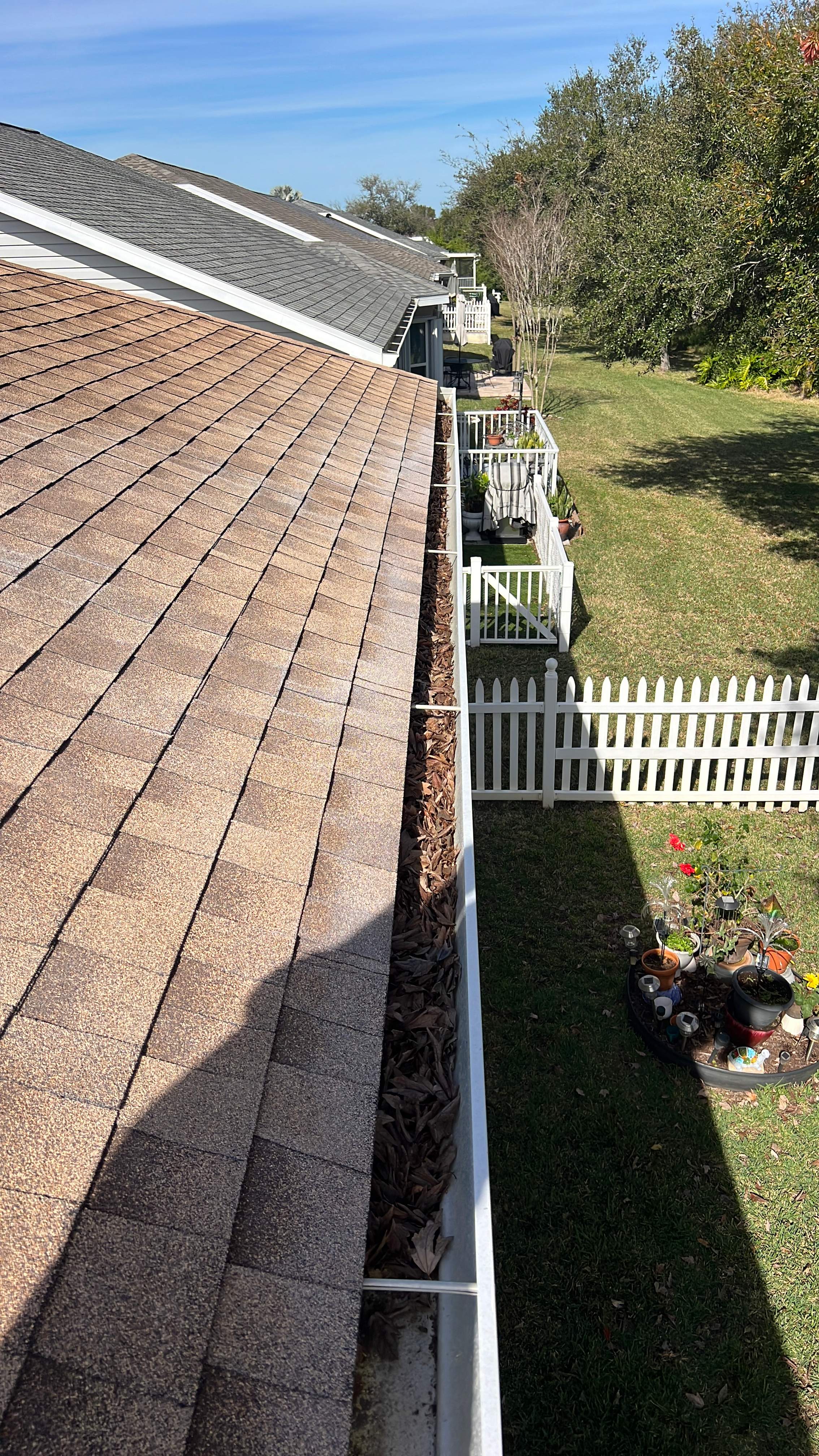 Oldsmar gutter cleaning job, Job done, gutters at a residential location