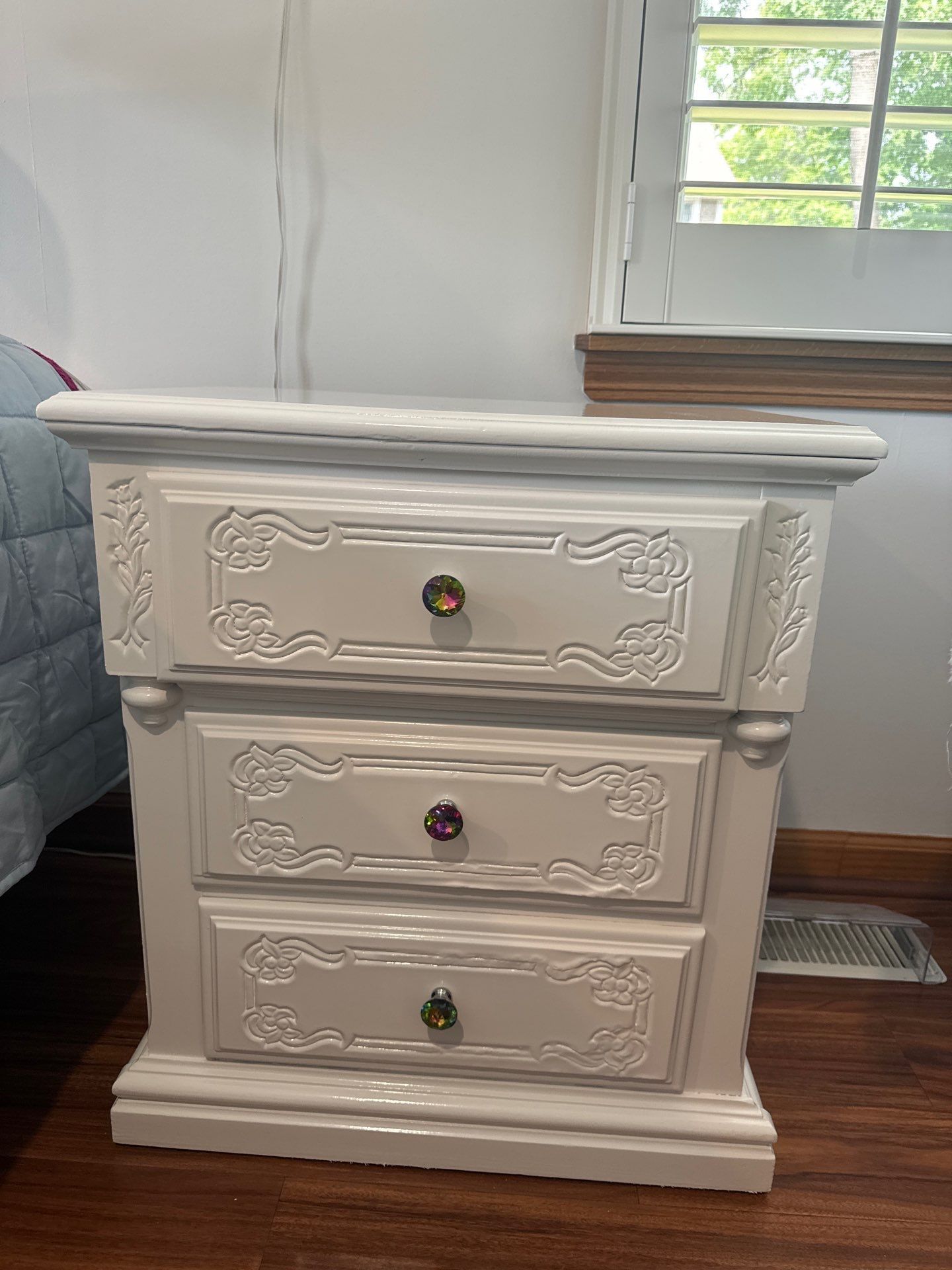 Repaint bedroom furniture, Pergola, and doors. Stain decking by Gordon Painting