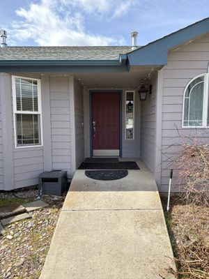 Spokane Residential Roof Replacement With Solar Panel and Skylight Integration N Portsmouth Ct Spokane, WA 99208 The Denali System - Certainteed Landmark® Shingle - Granite Gray
