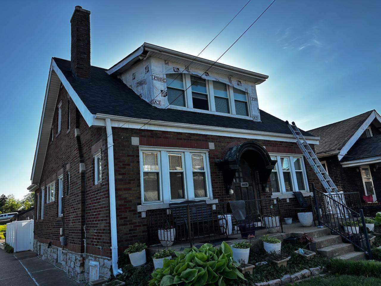 Metal Siding Replacement – St. Louis, MO by Legendary Services Company LLC.