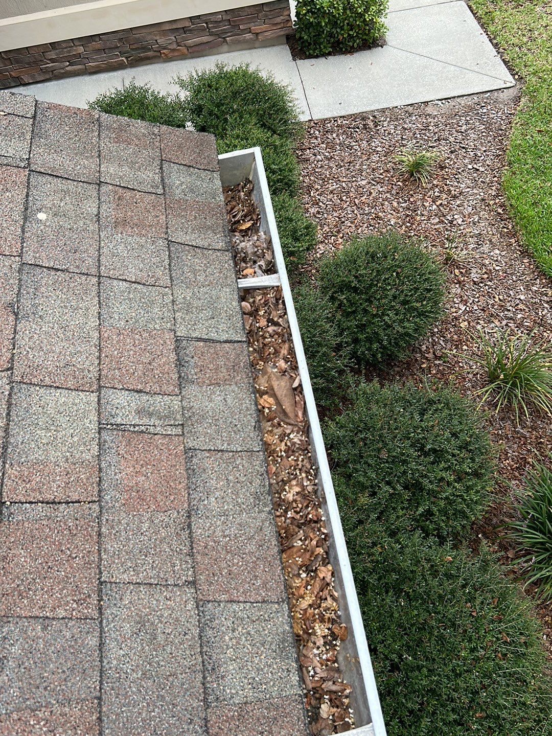 HOA gutter cleaning before