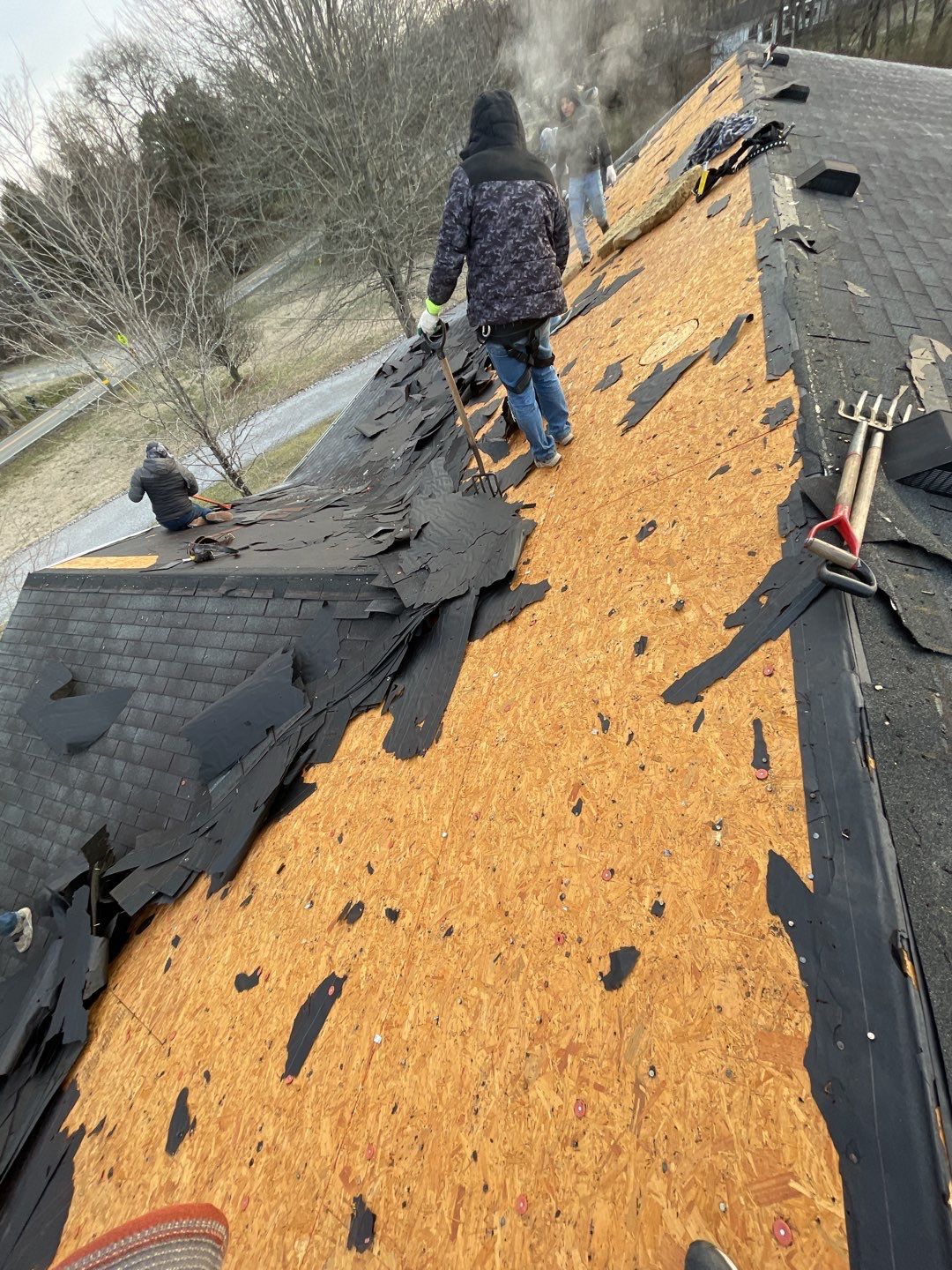 Residential Roofing Installation using Owens Corning Oakridge Roofing System by Undersun Roofing 