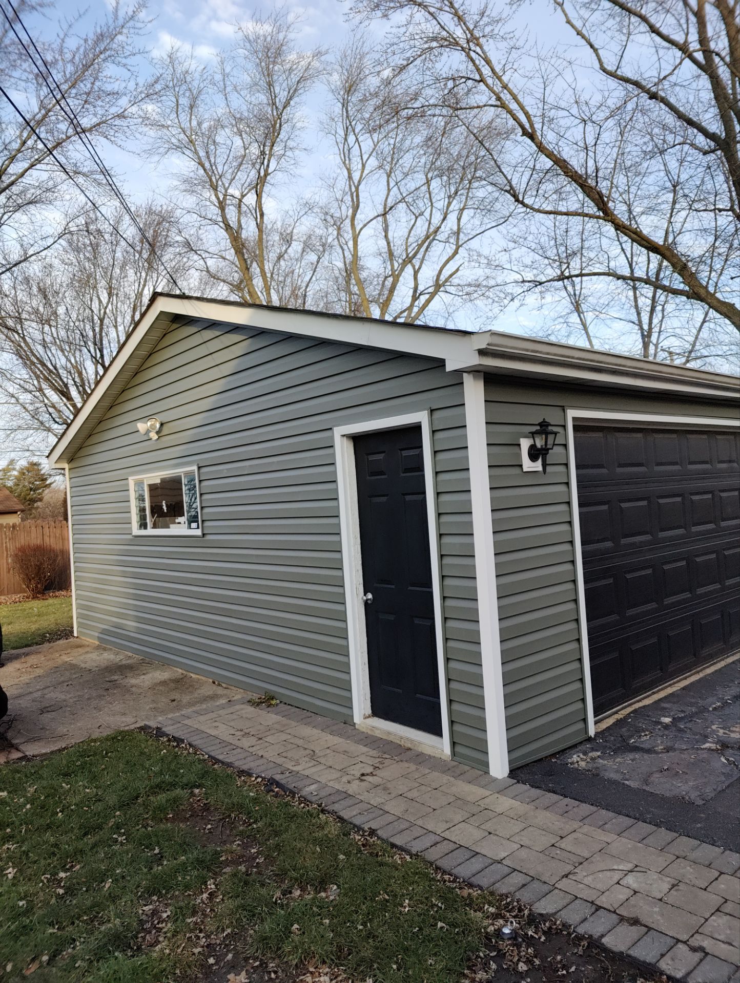 Re-side: CertainTeed Monogram in Forest by Midwest Building Solutions