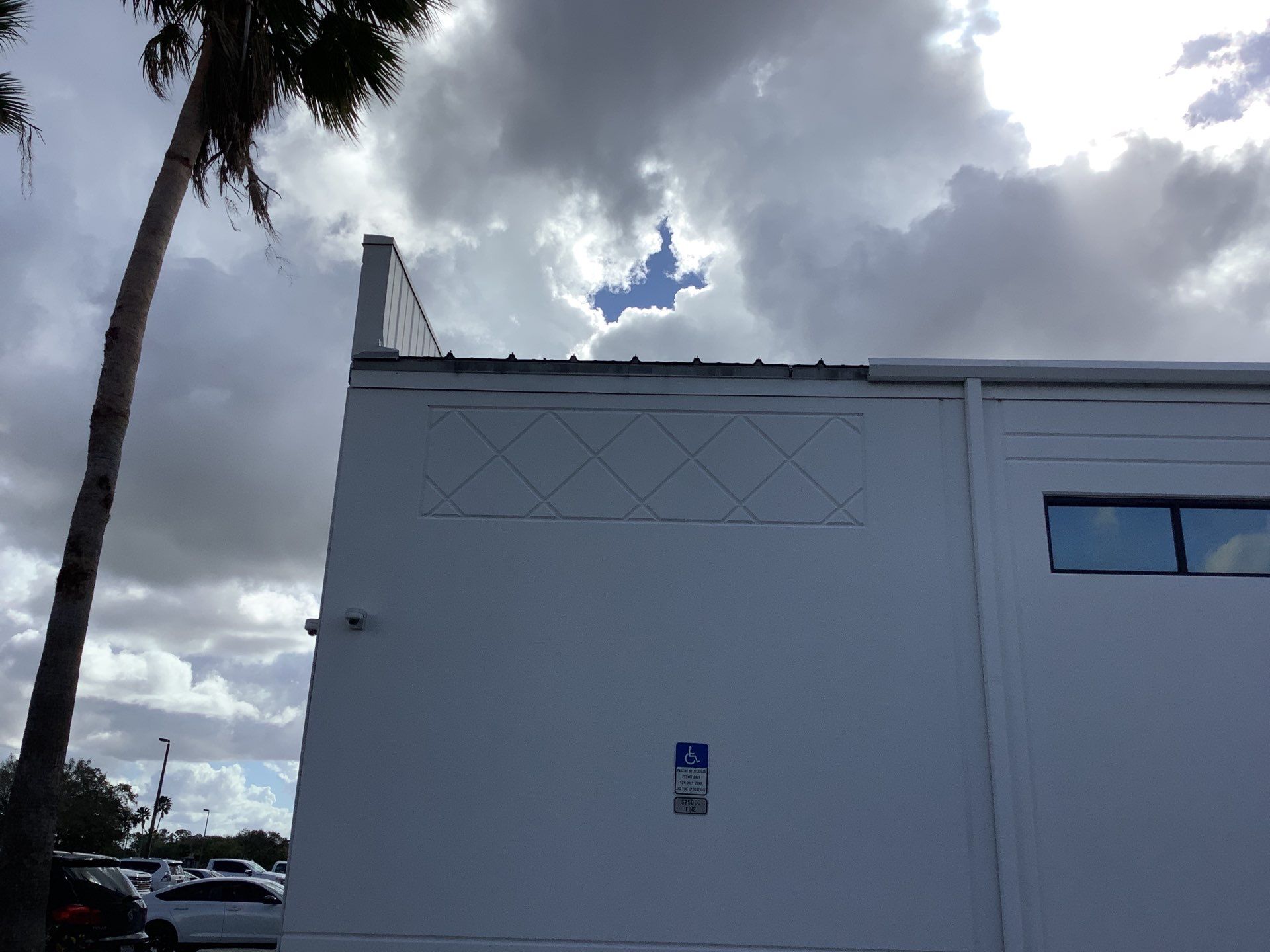 7-inch Box Seamless Gutters in Sarasota FL by Gutter Professors