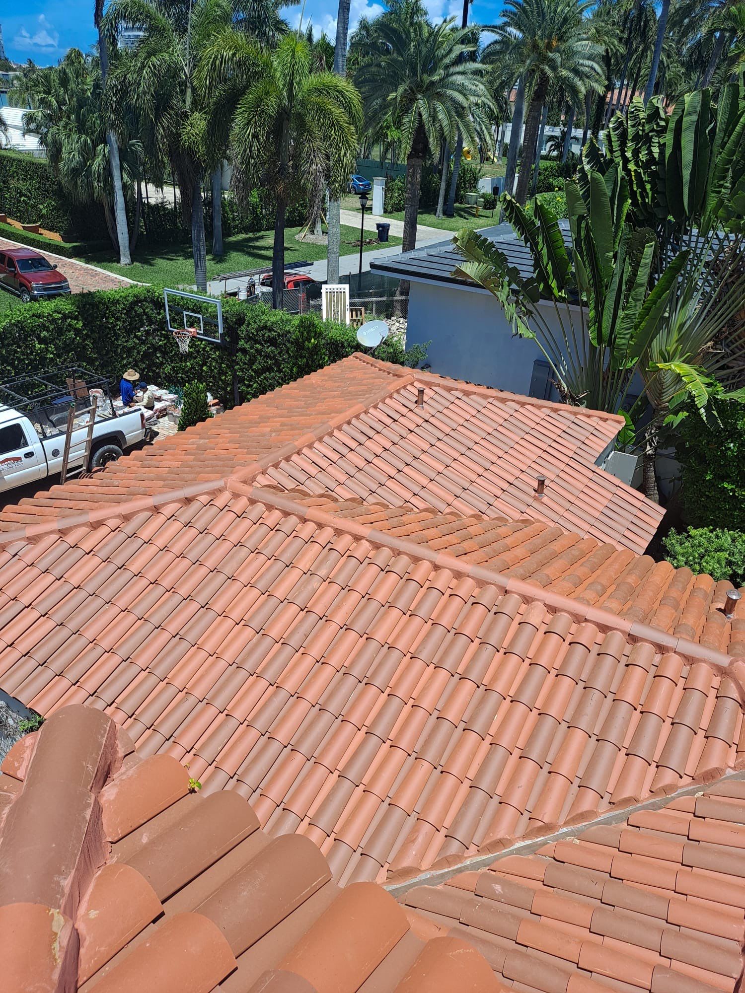 Verea Barrel - Red and Ohio Red Color by Istueta Roofing