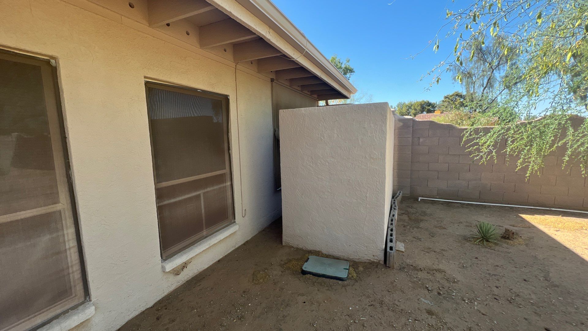 Ranch / Parapet Style; Single Family Home by Crash of Rhinos Painting & Garage Floors