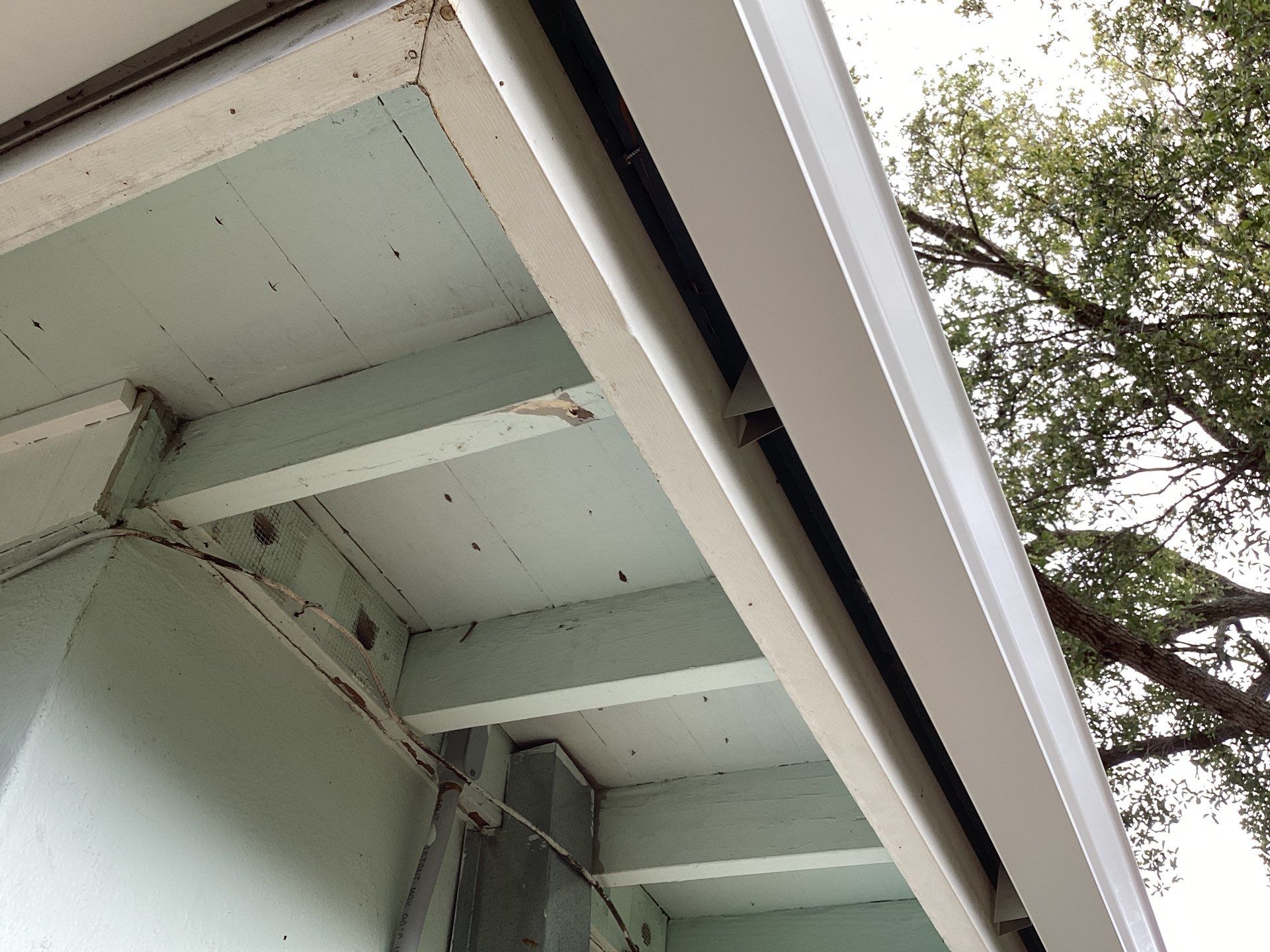 Elegant 7-Inch Seamless Gutters in Sarasota FL in Sarasota FL by Gutter Professors