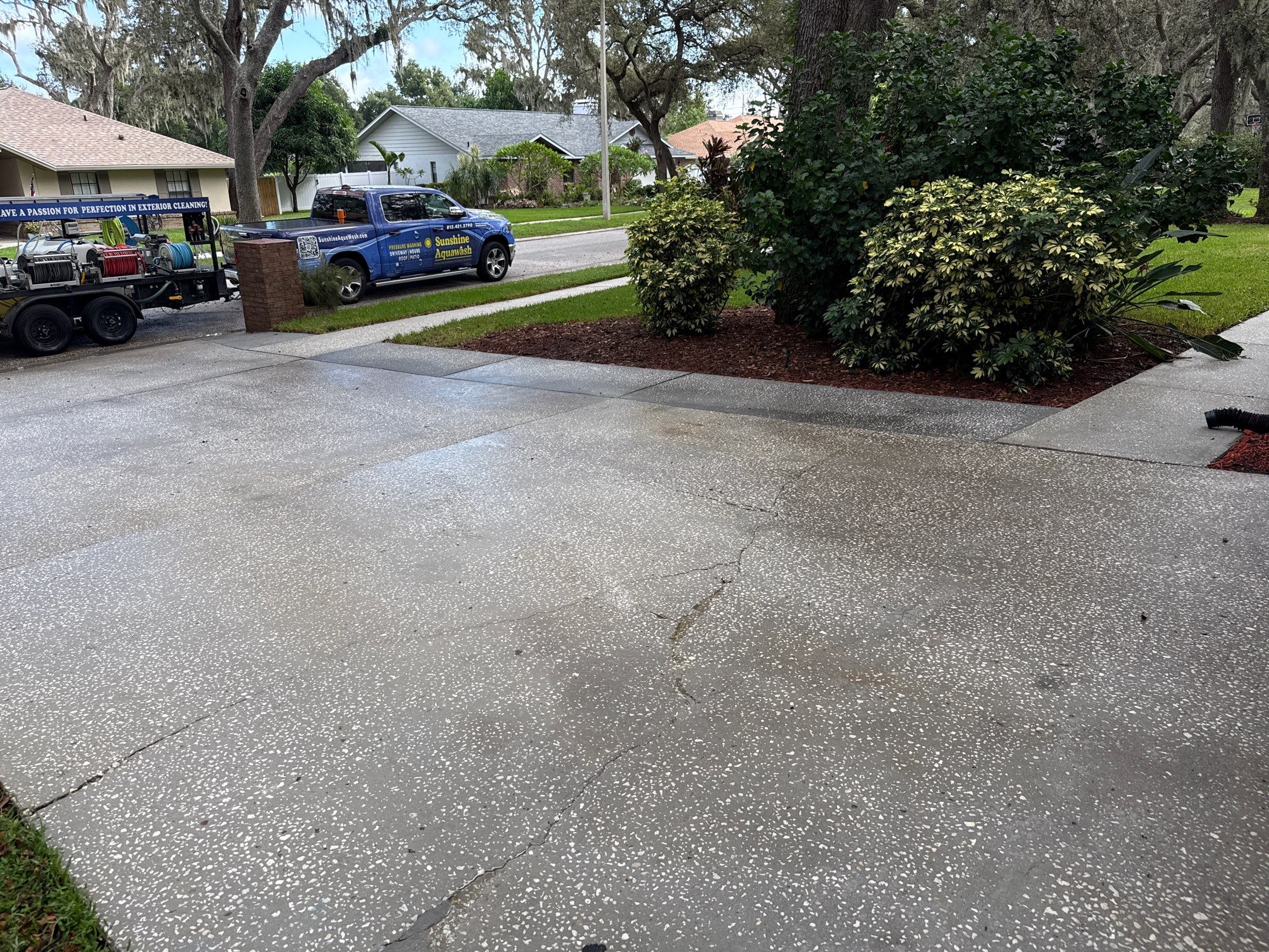 Concrete Driveway & Sidewalk Cleaning in Valrico, FL by Sunshine AquaWash