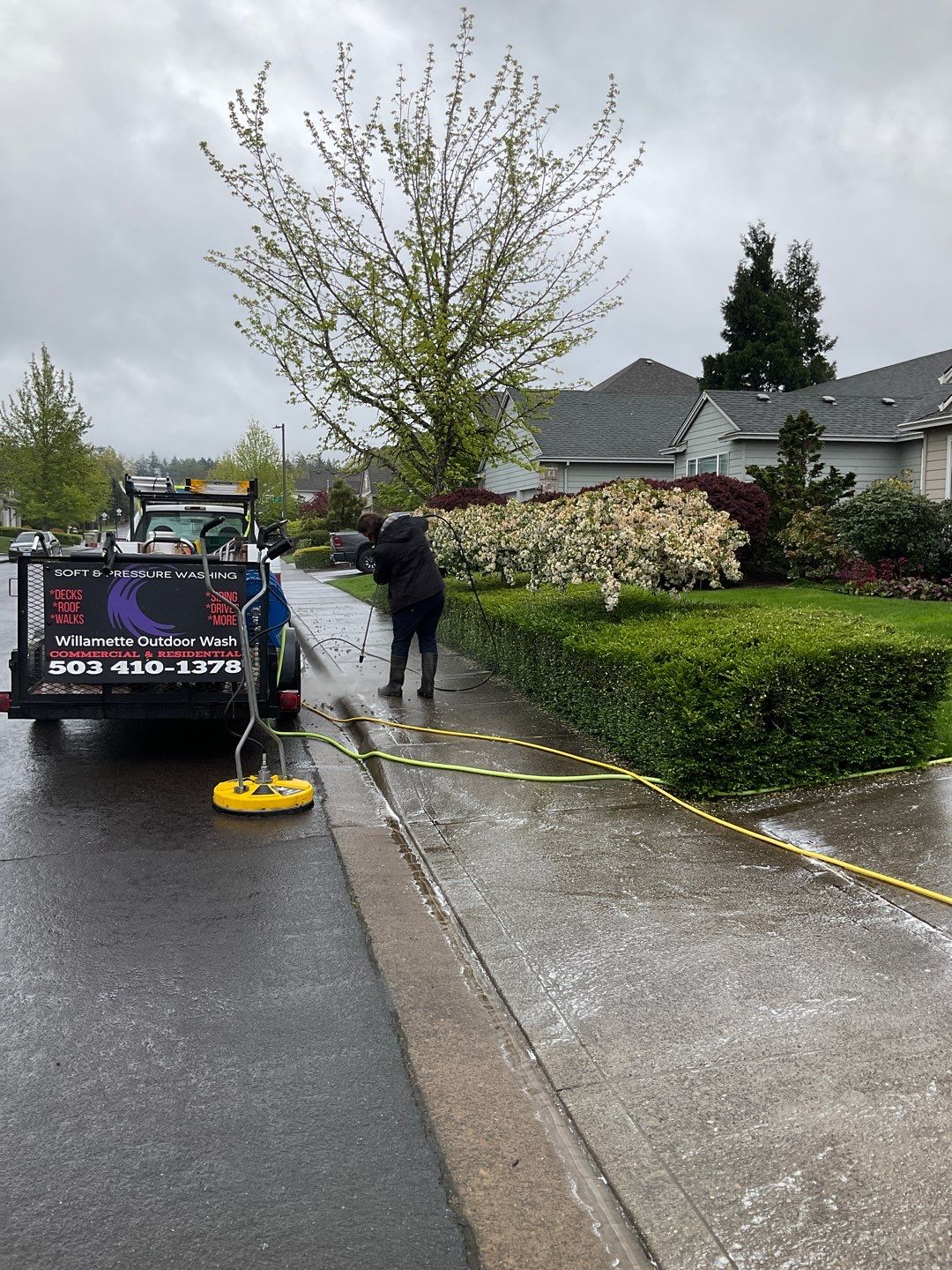 Driveway wash using Surfactant by Willamette Outdoor Wash LLC
