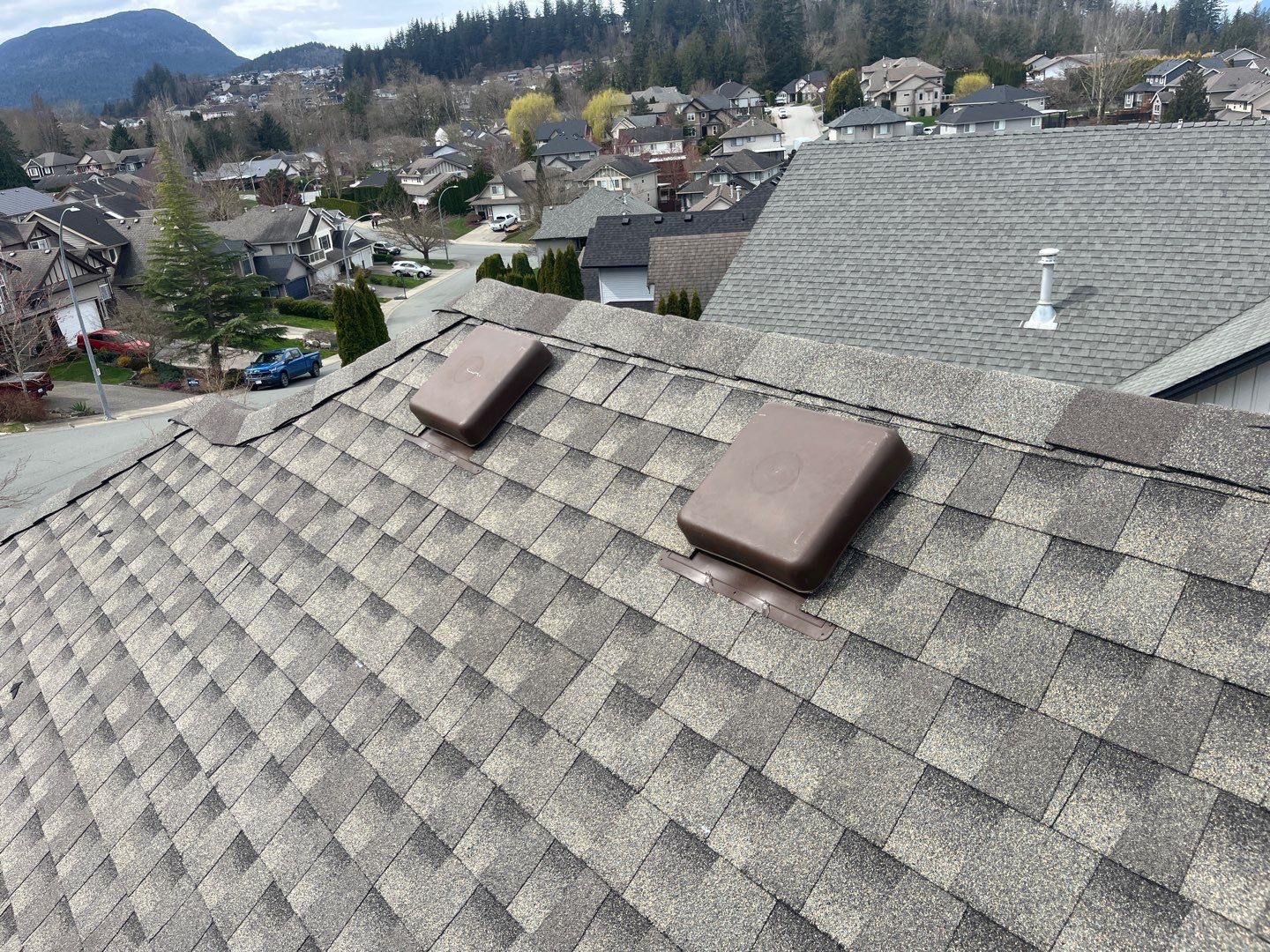 Residential Re-Roof using Timberline HDZ Weatherwood by Top Notch Roofing Inc