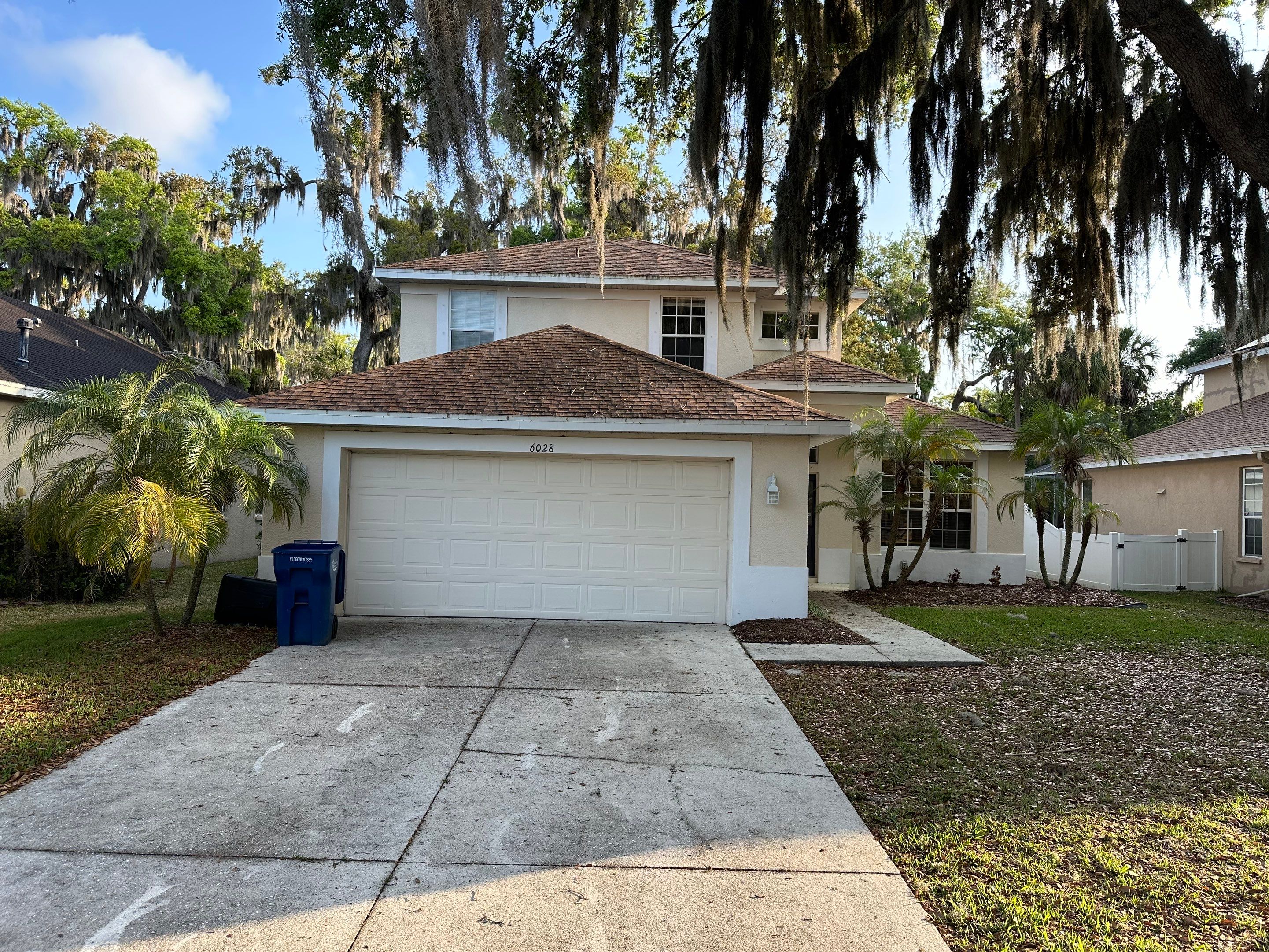House Wash, Vinyl Fence, Patio, Driveway & Sidewalk Cleaning in Oakley Place, Ellenton, FL | Sunshine AquaWash by Sunshine AquaWash