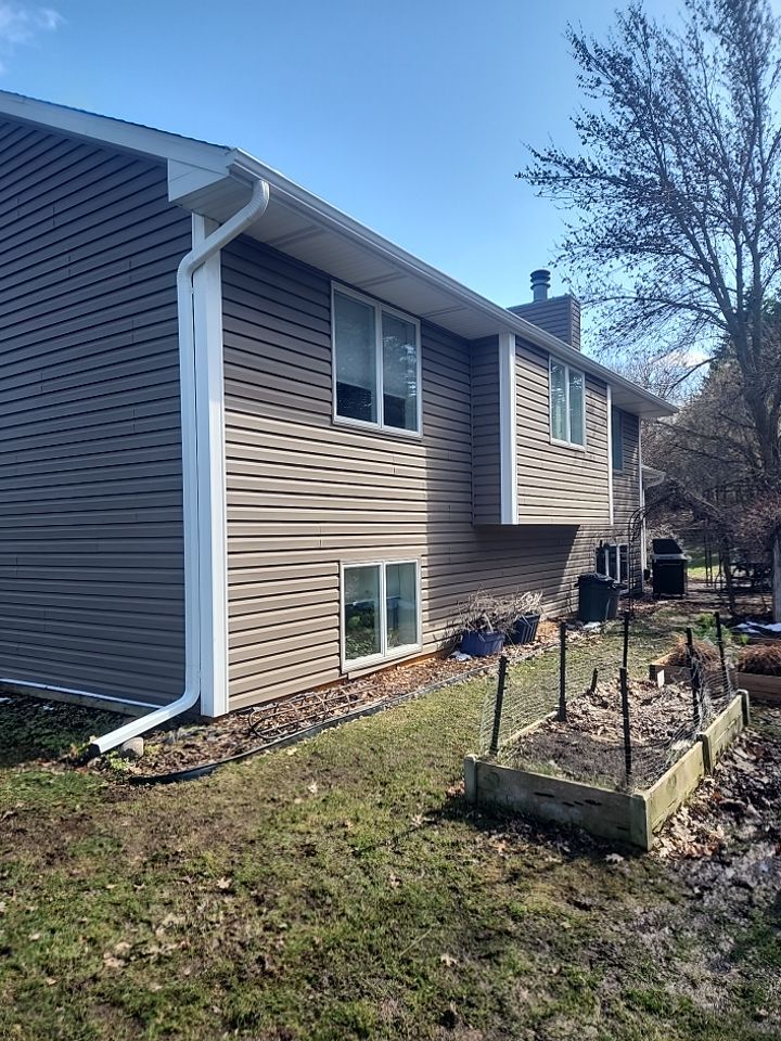 5" Gutters in Woodbury by Next Level Seamless Gutters / Exteriors Inc.