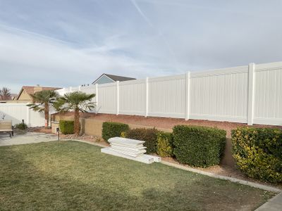 Fence installation using vinyl
