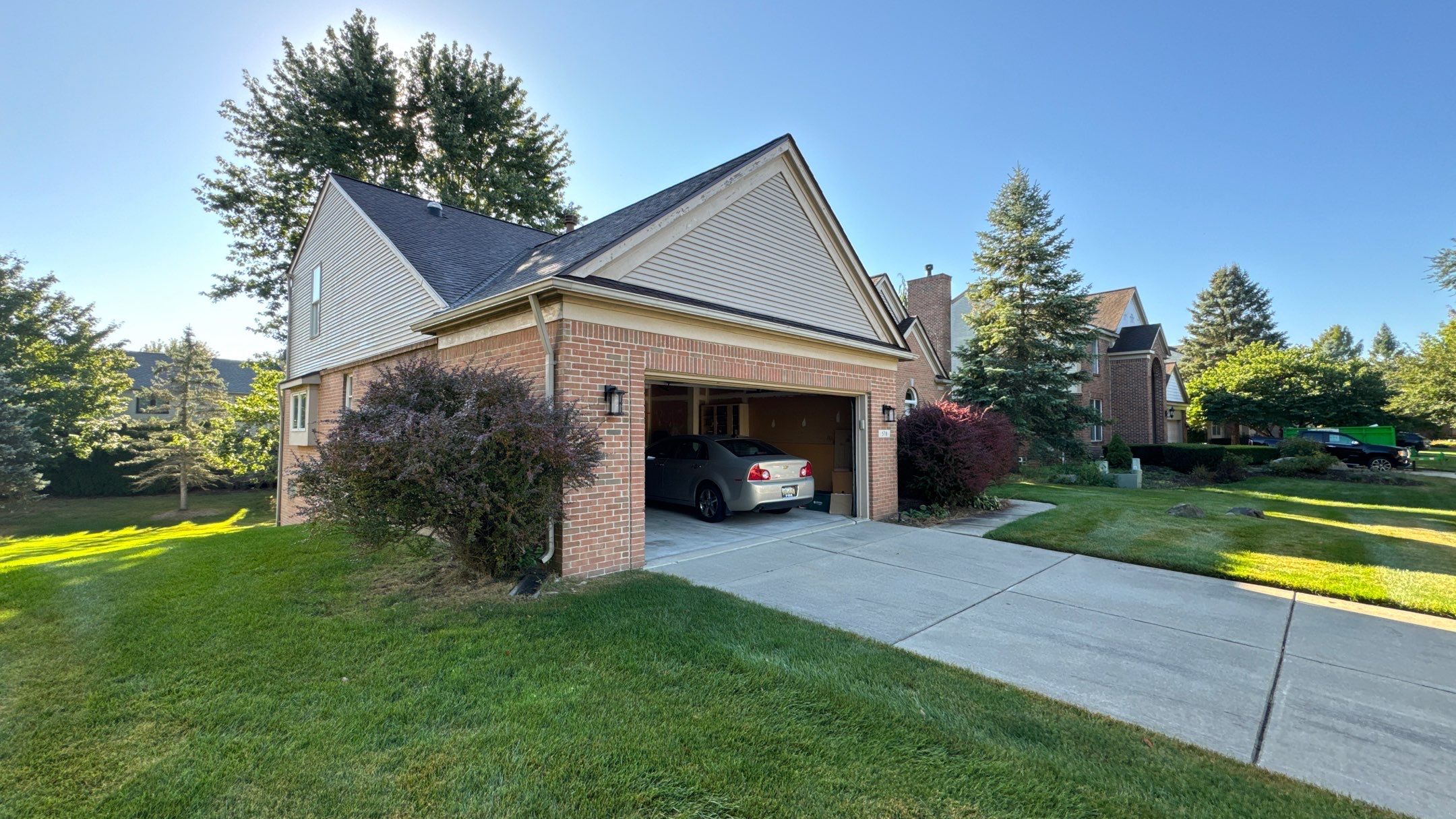 Siding Replacement using Alside Charter Oak D4.5" by 180 Contractors