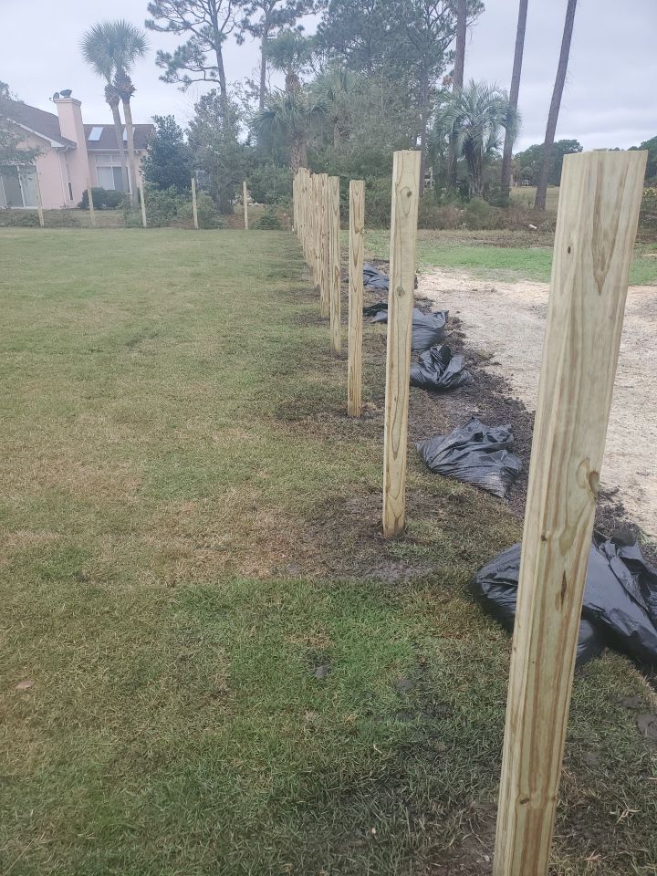 You can never go wrong with Horizontal by Hip Square Fence Inc.