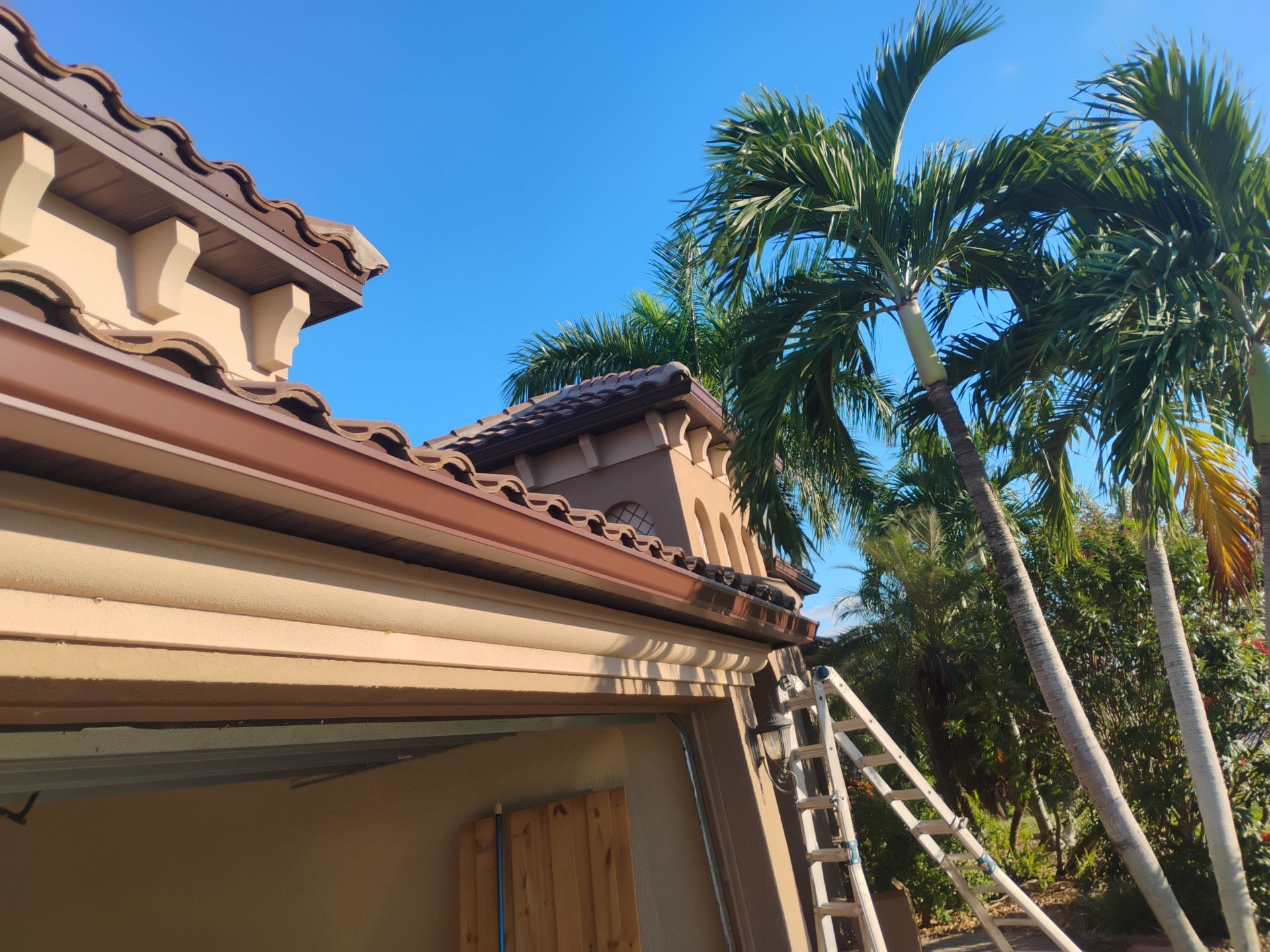 Premium 7-Inch Seamless Gutters in Cape Coral FL by Gutter Professors