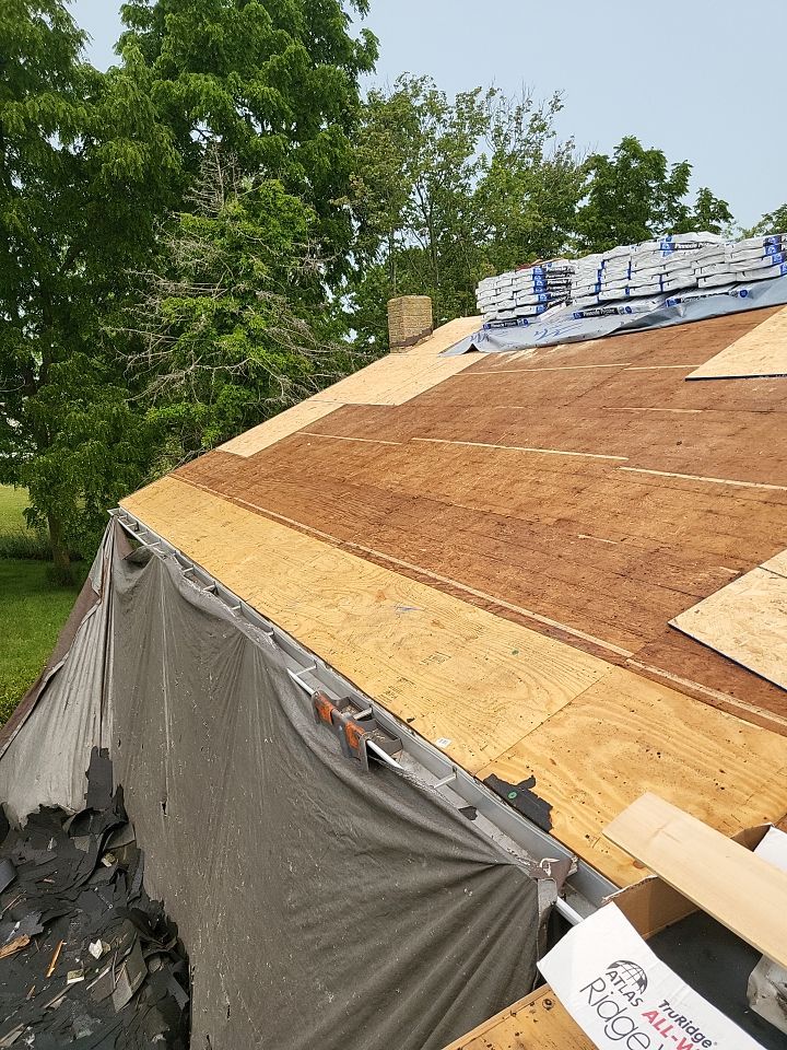 ATLAS PINNACLE HP W/SCOTCHGARD COLOR: BLACK SHADOW by Eagle Eye Roofing