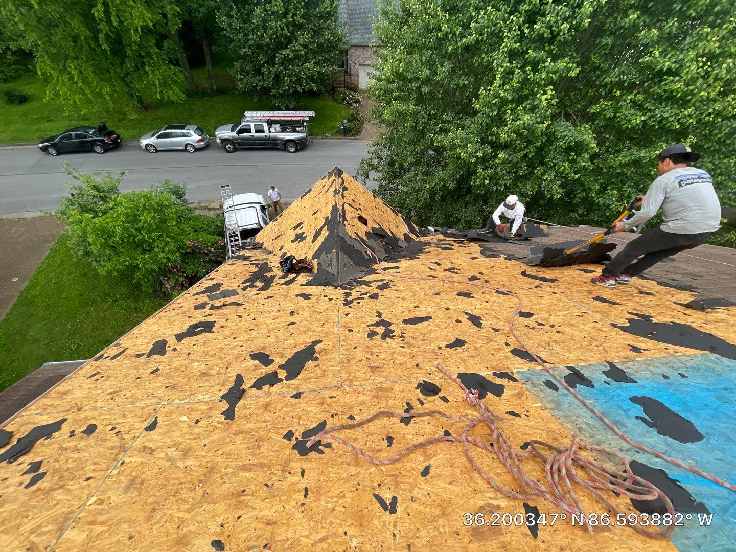 Residential Roofing Installation using Owens Corning Oakridge Roofing System by Undersun Roofing 