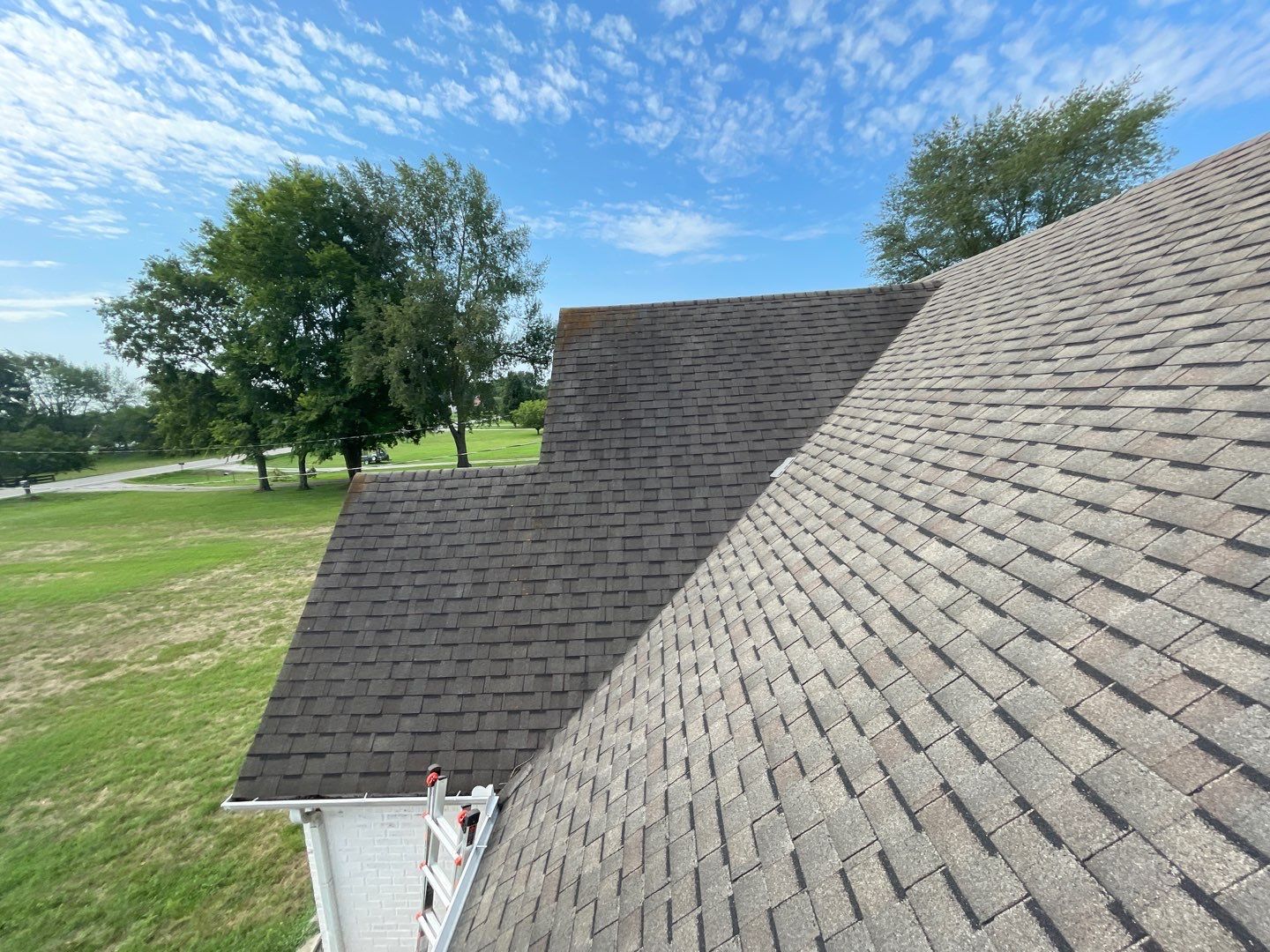 Residential Roofing Installation using Owens Corning Oakridge Roofing System by Undersun Roofing 
