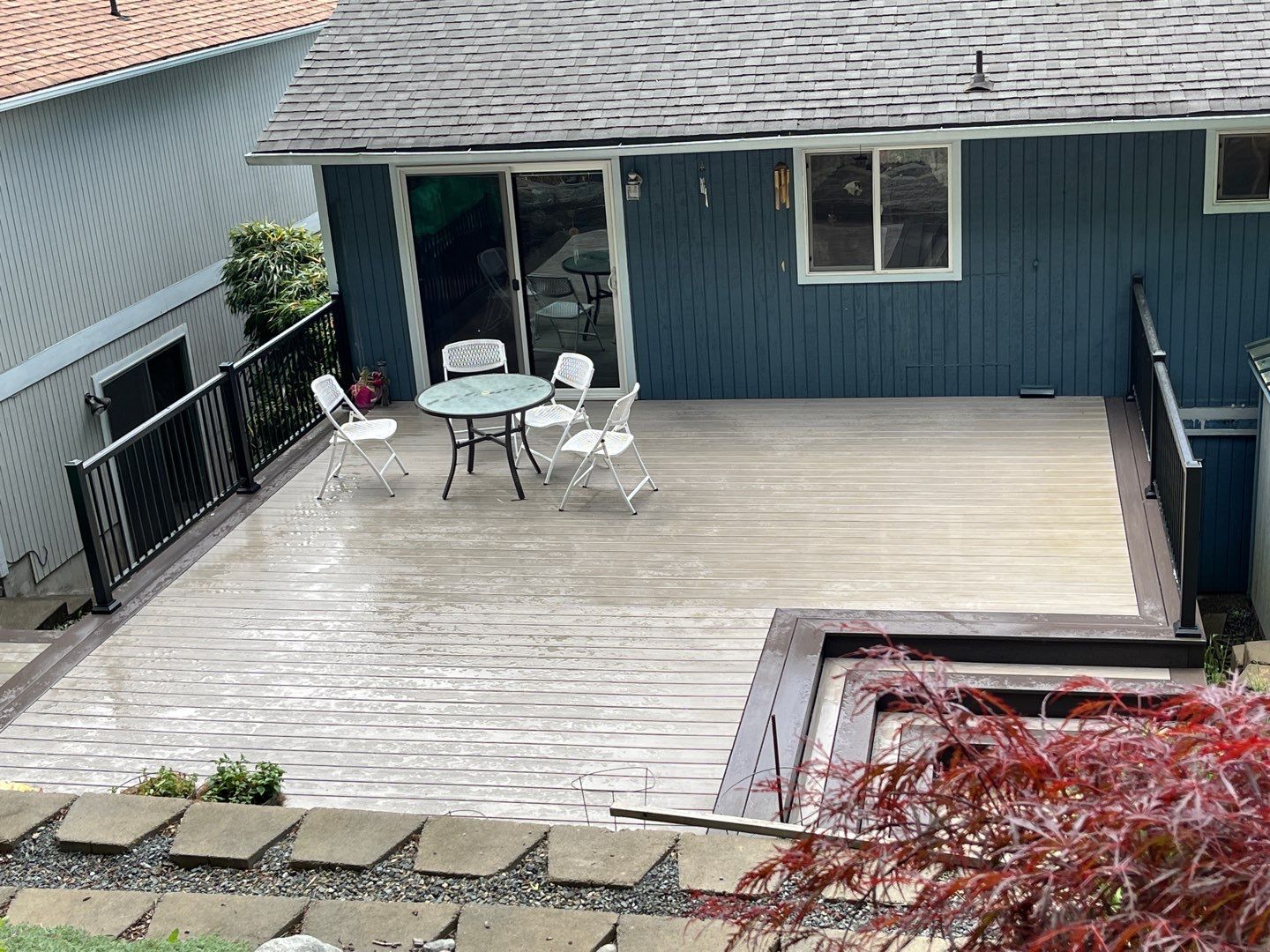 Back Deck in Seattle by Alki deck builders 