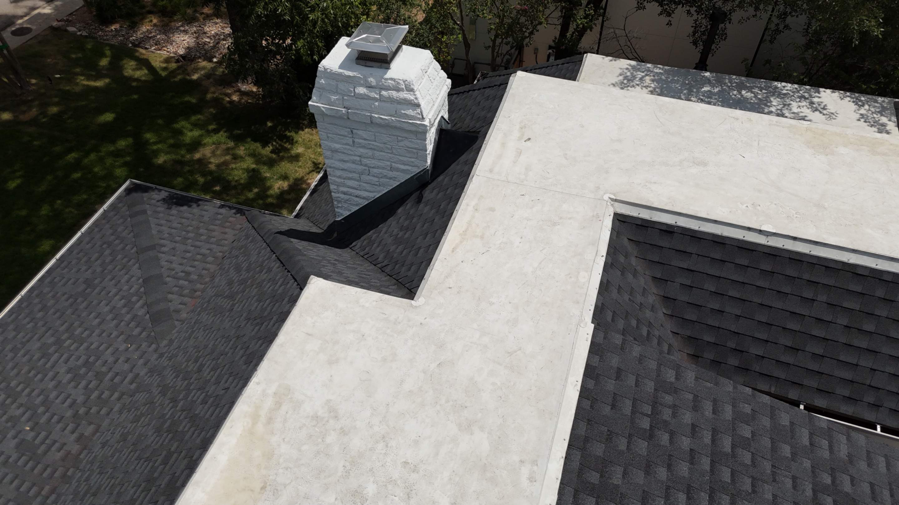 Charcoal - GAF Timberline HDZ by RoofsOnly.com