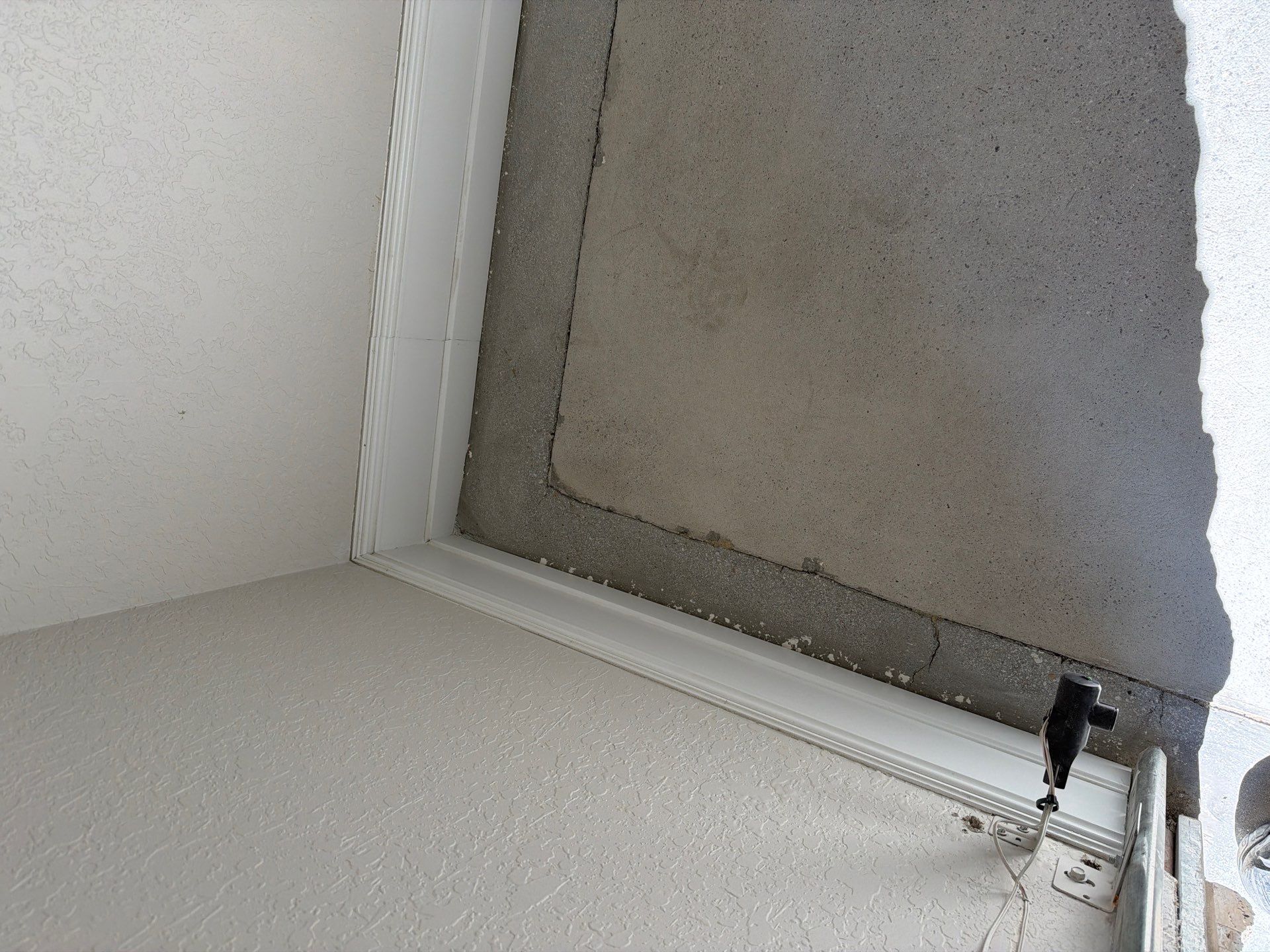 Paso Robles Polyurea Garage Floor Coating with Glacier Chips by MGP Coatings