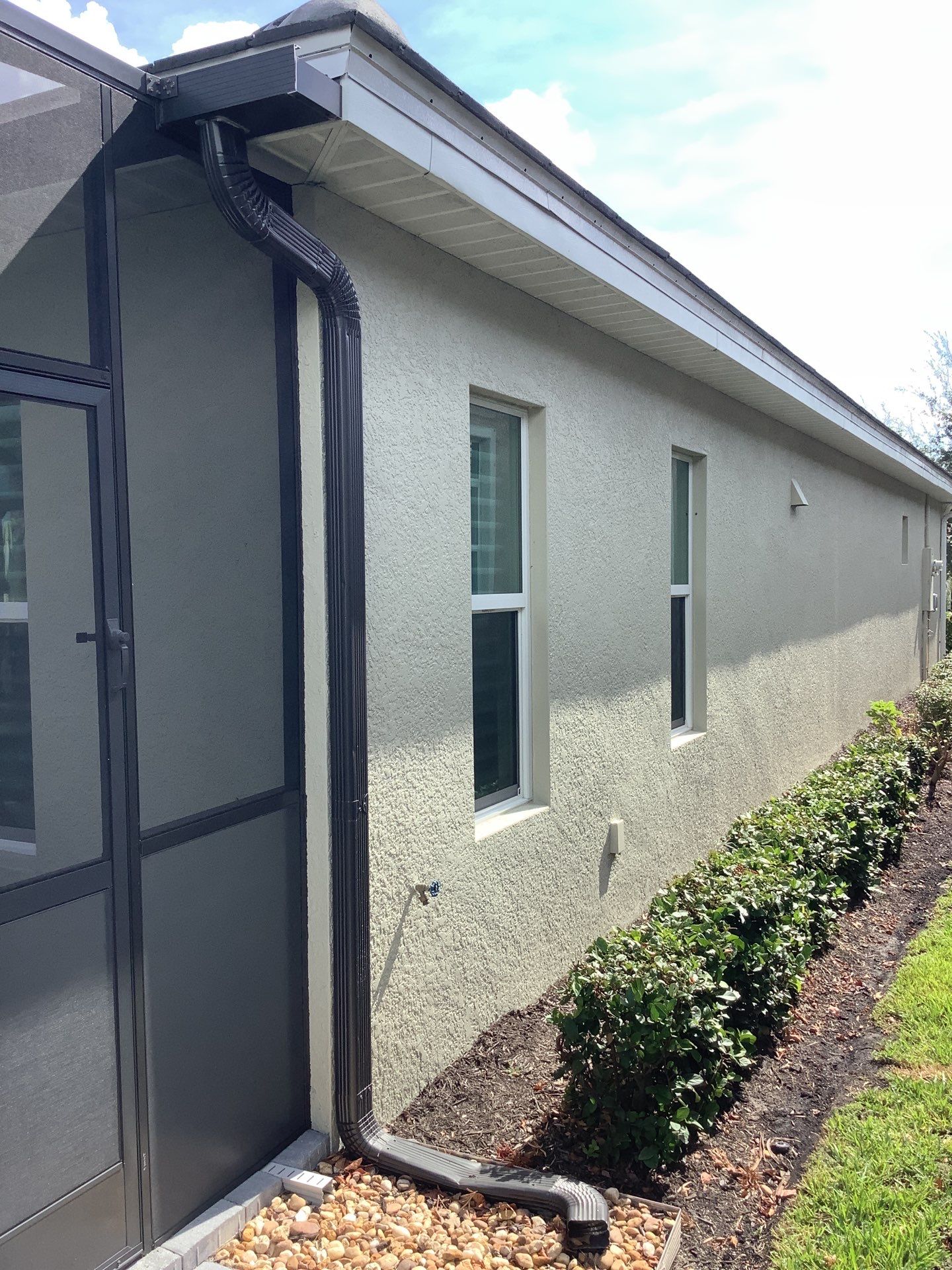 Splash Guard Gutters for Heavy Rain Areas in Fort Myers FL by Gutter Professors